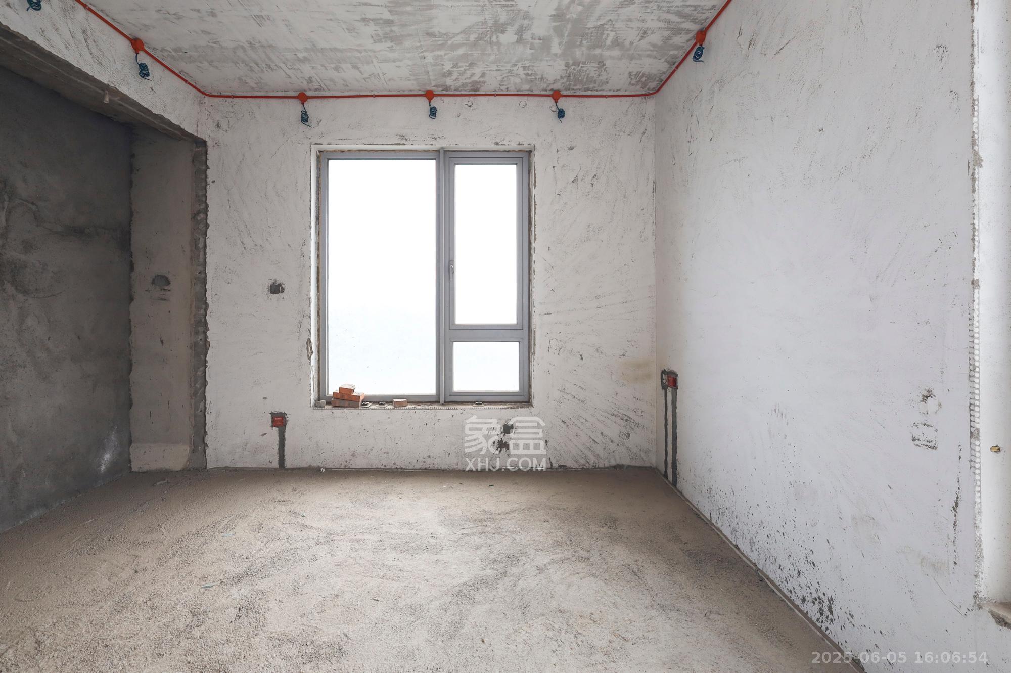 湘江壹号一二三期(创远湘江壹号) 4室2厅2卫 260.0万 湘江壹号一二三期(创远湘江壹号) 4室2厅2卫 260.0万卧室