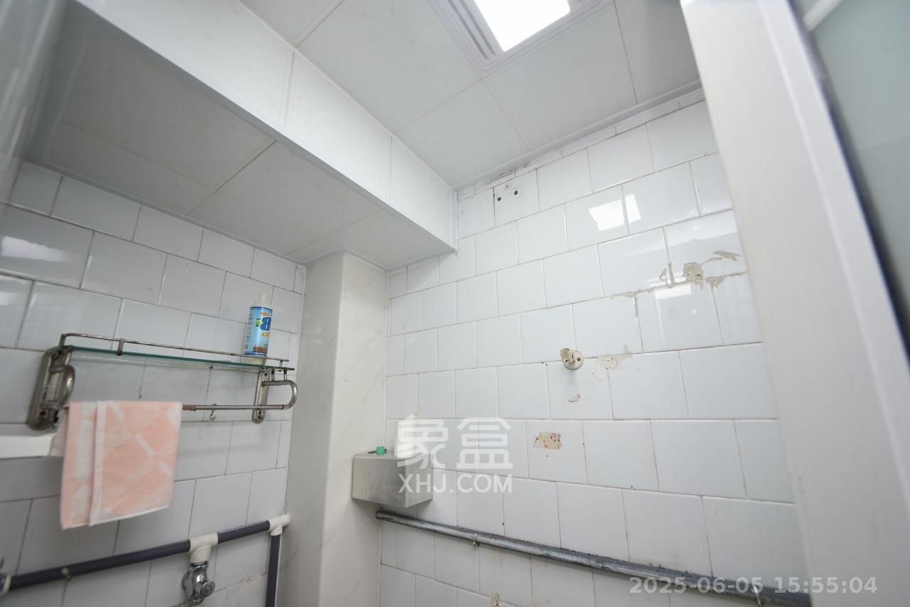 红旗雅居 3室2厅2卫 2200.0元/月 红旗雅居 3室2厅2卫 2200.0元/月室内图