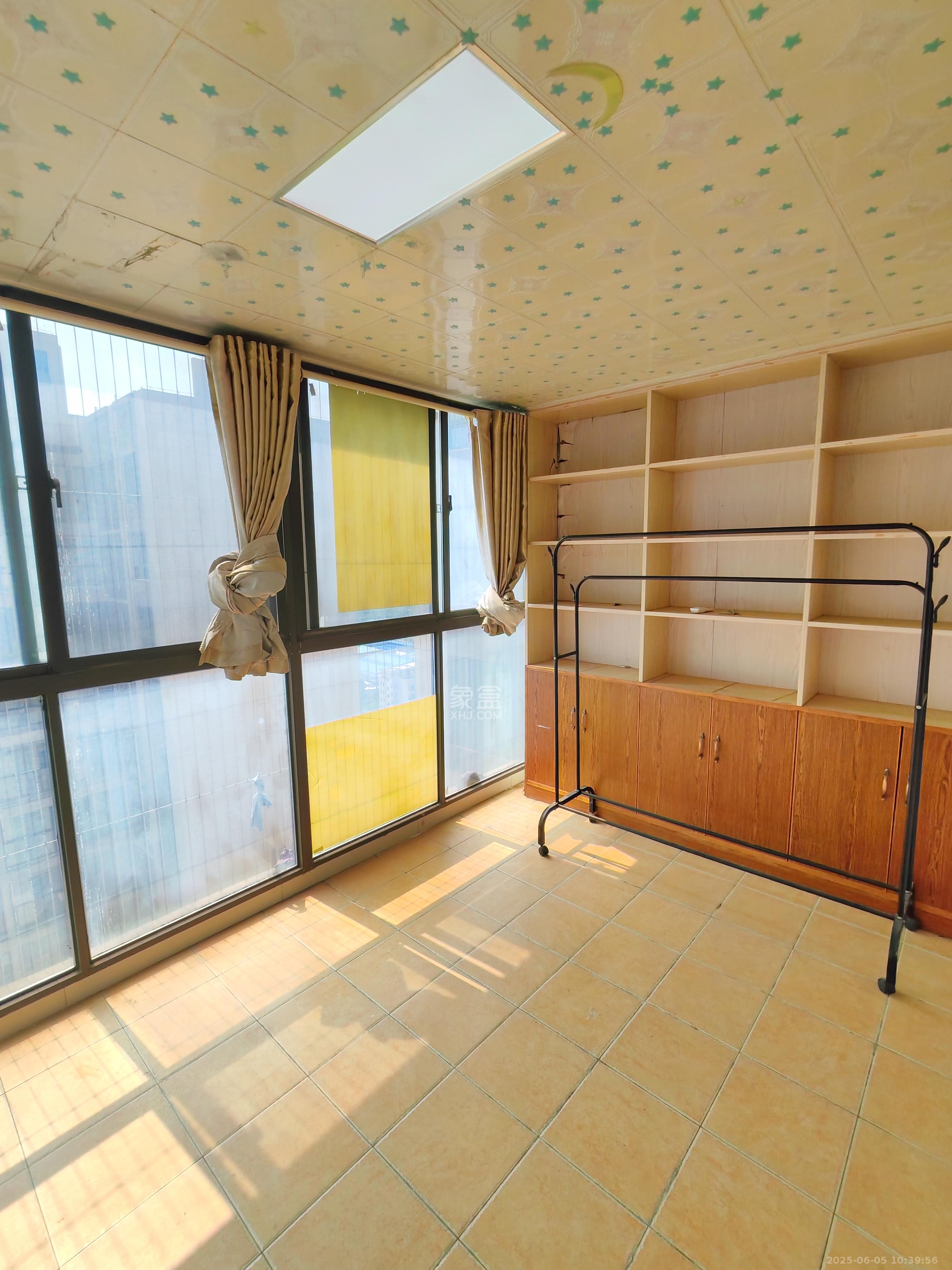 雨花公馆(紫苔名苑) 3室2厅1卫 2700.0元/月 雨花公馆(紫苔名苑) 3室2厅1卫 2700.0元/月室内图