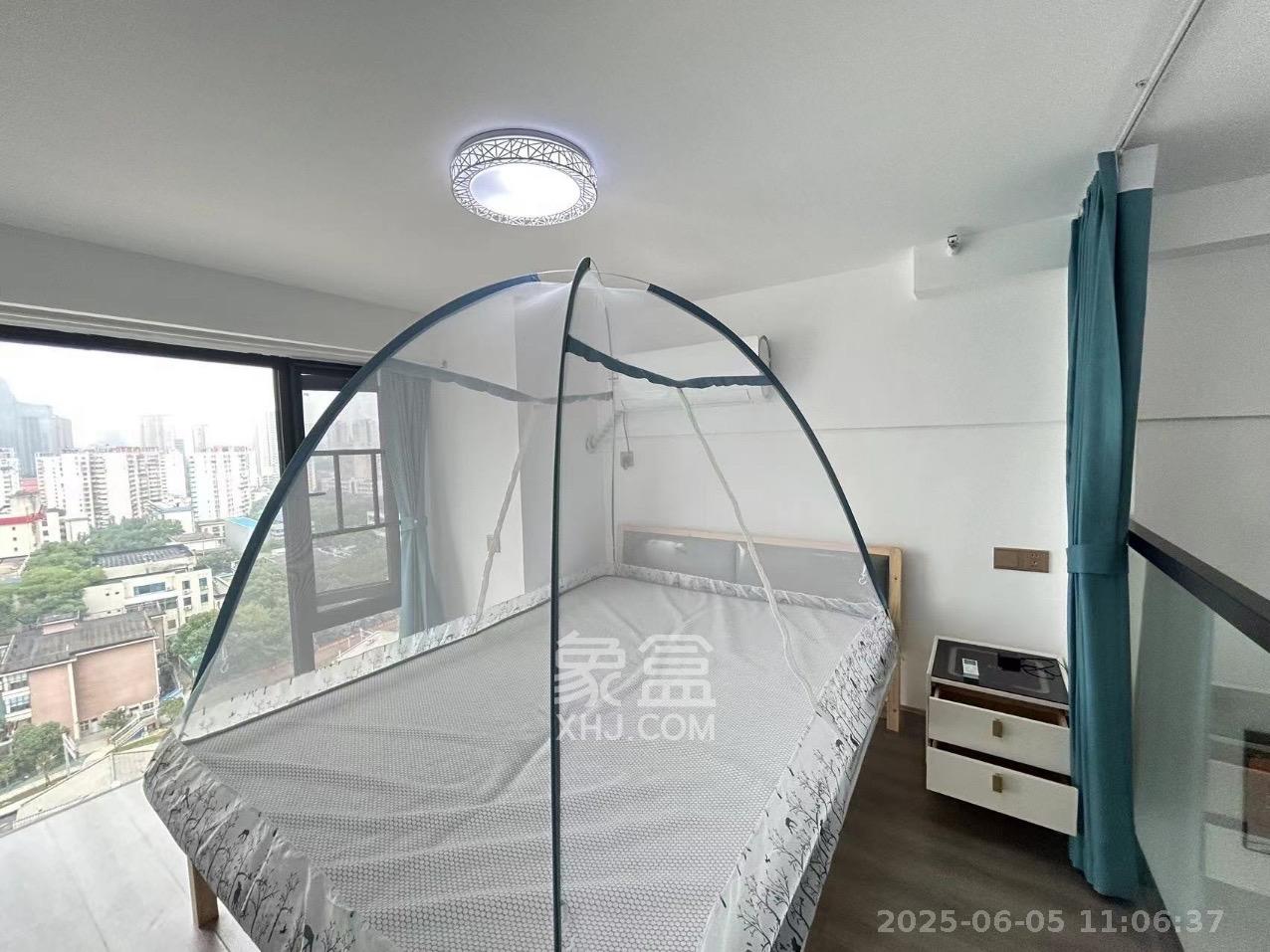越秀悦湖台  2室2厅1卫   2400.00元/月室内图
