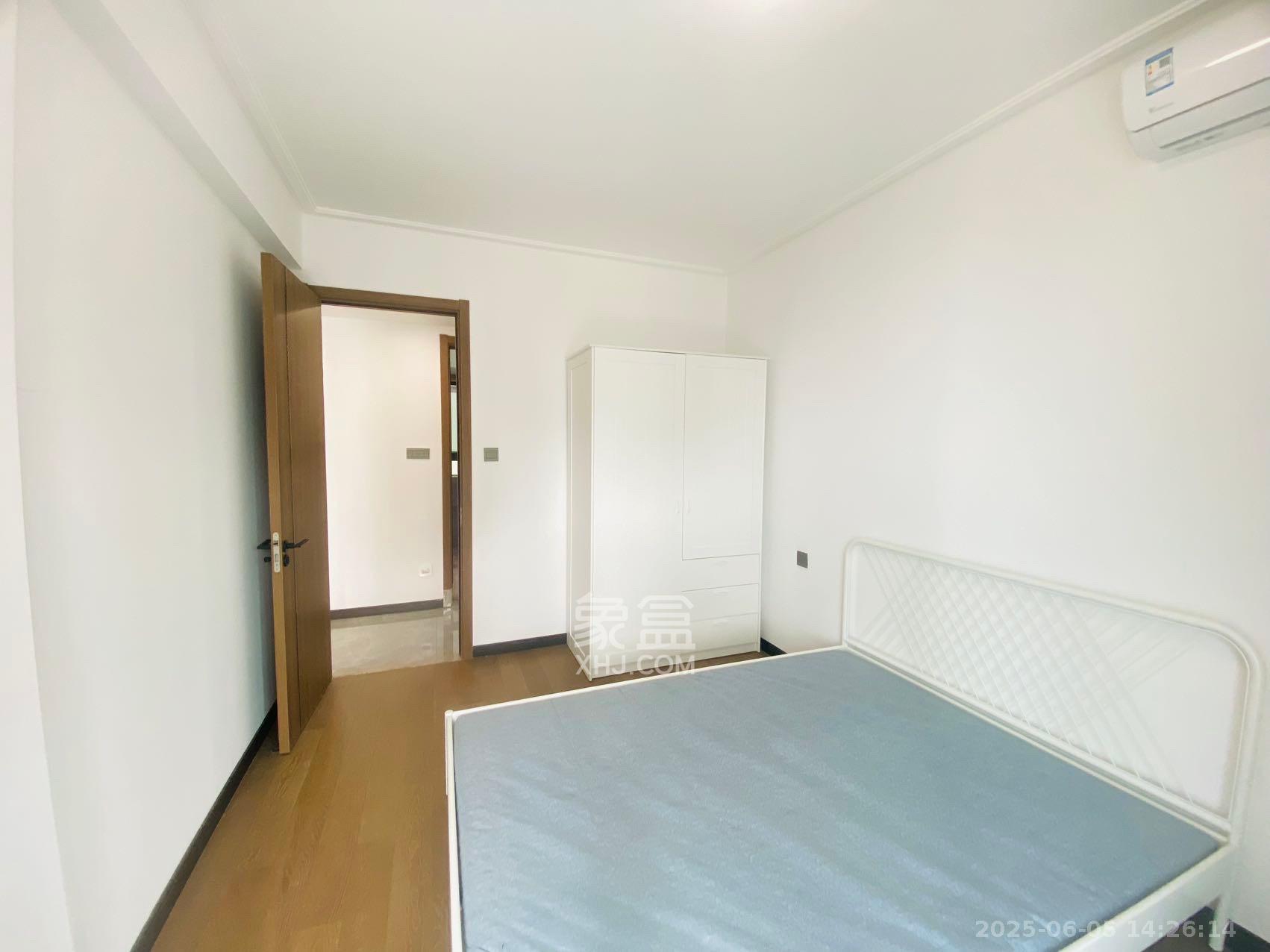 卓越中寰  3室2厅2卫   4200.00元/月室内图