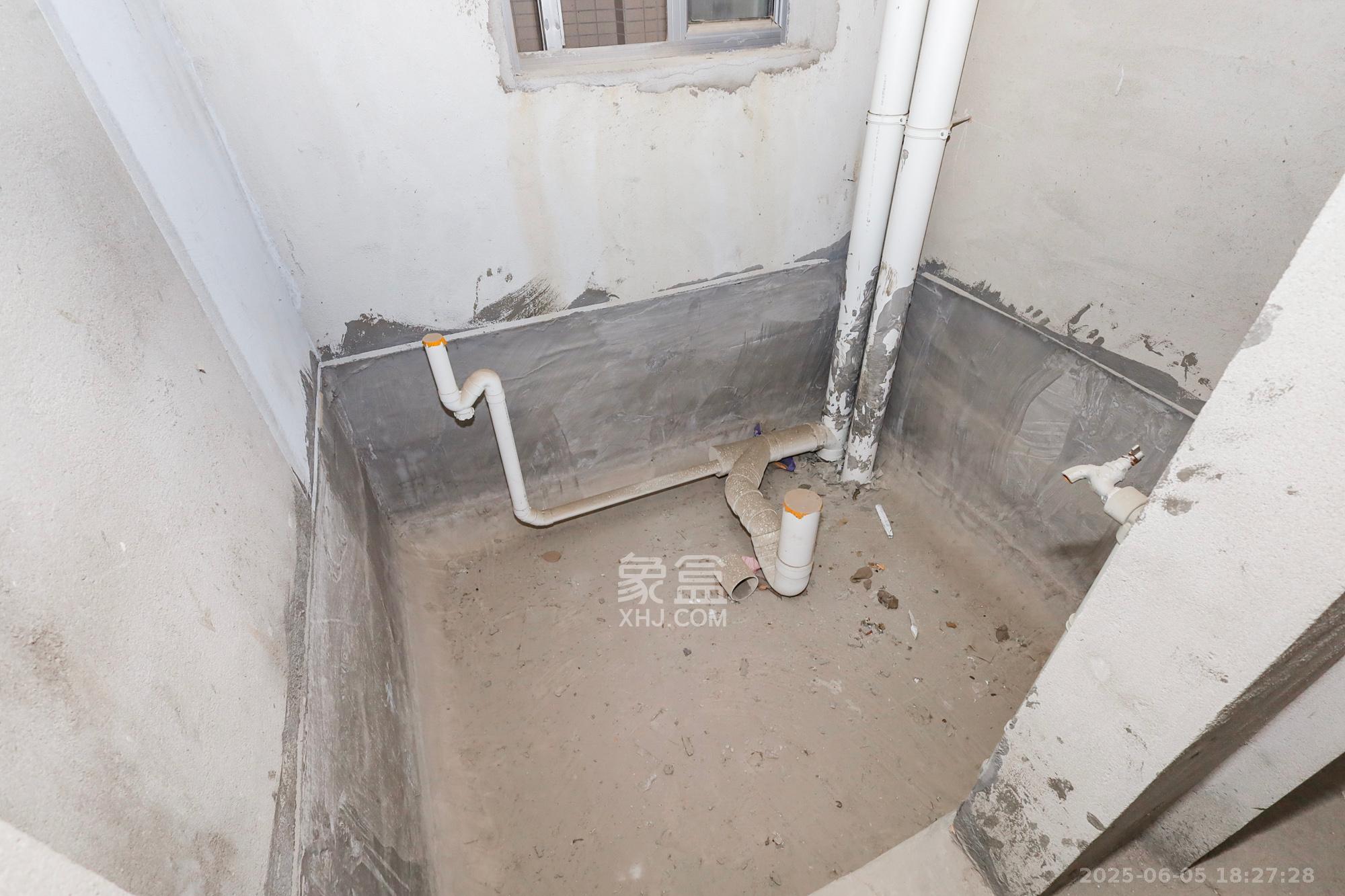 八方小区B区  3室2厅2卫    350.0万 八方小区B区  3室2厅2卫    350.0万卫生间