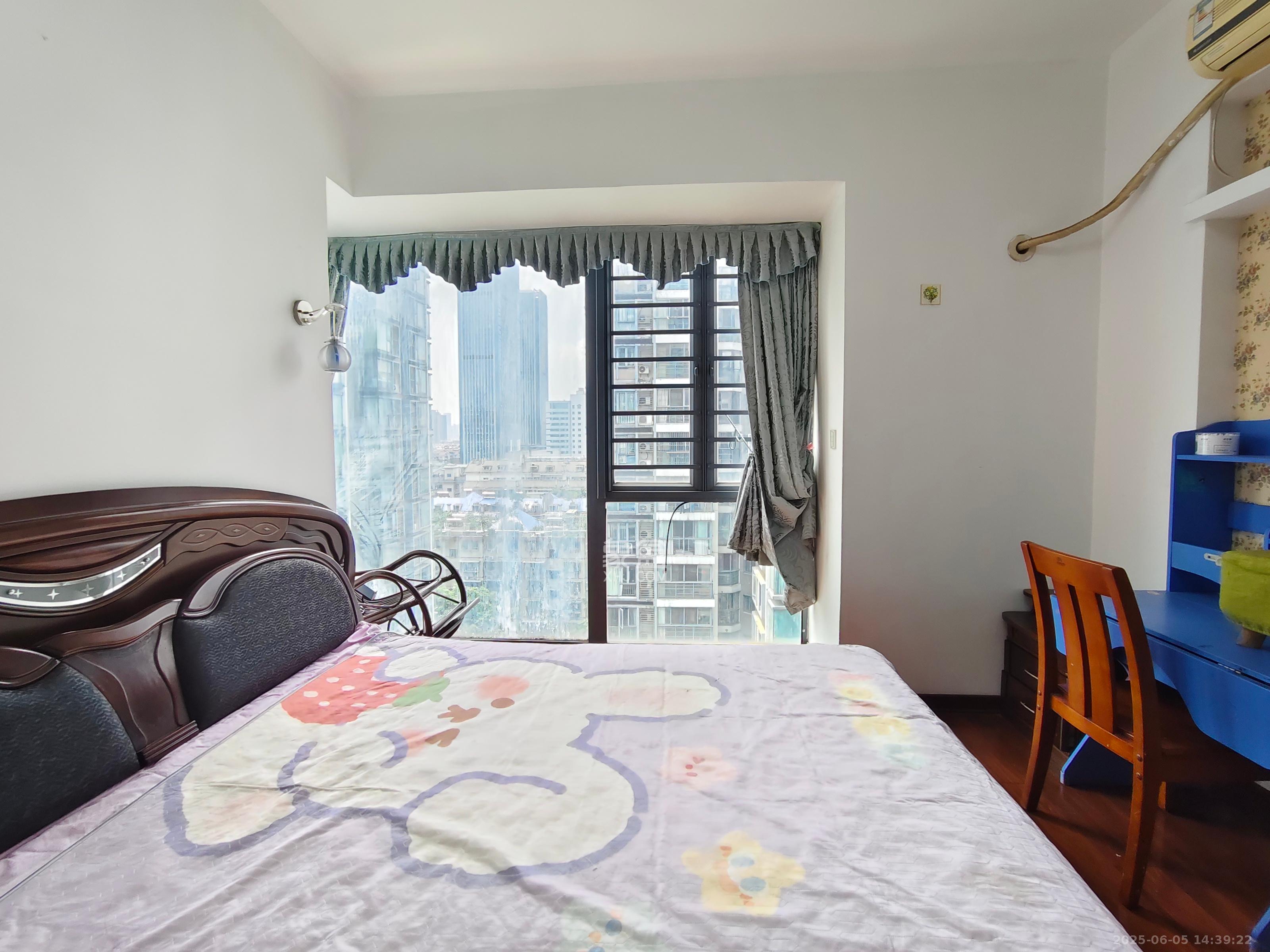银港水晶城  3室2厅2卫   3000.00元/月室内图