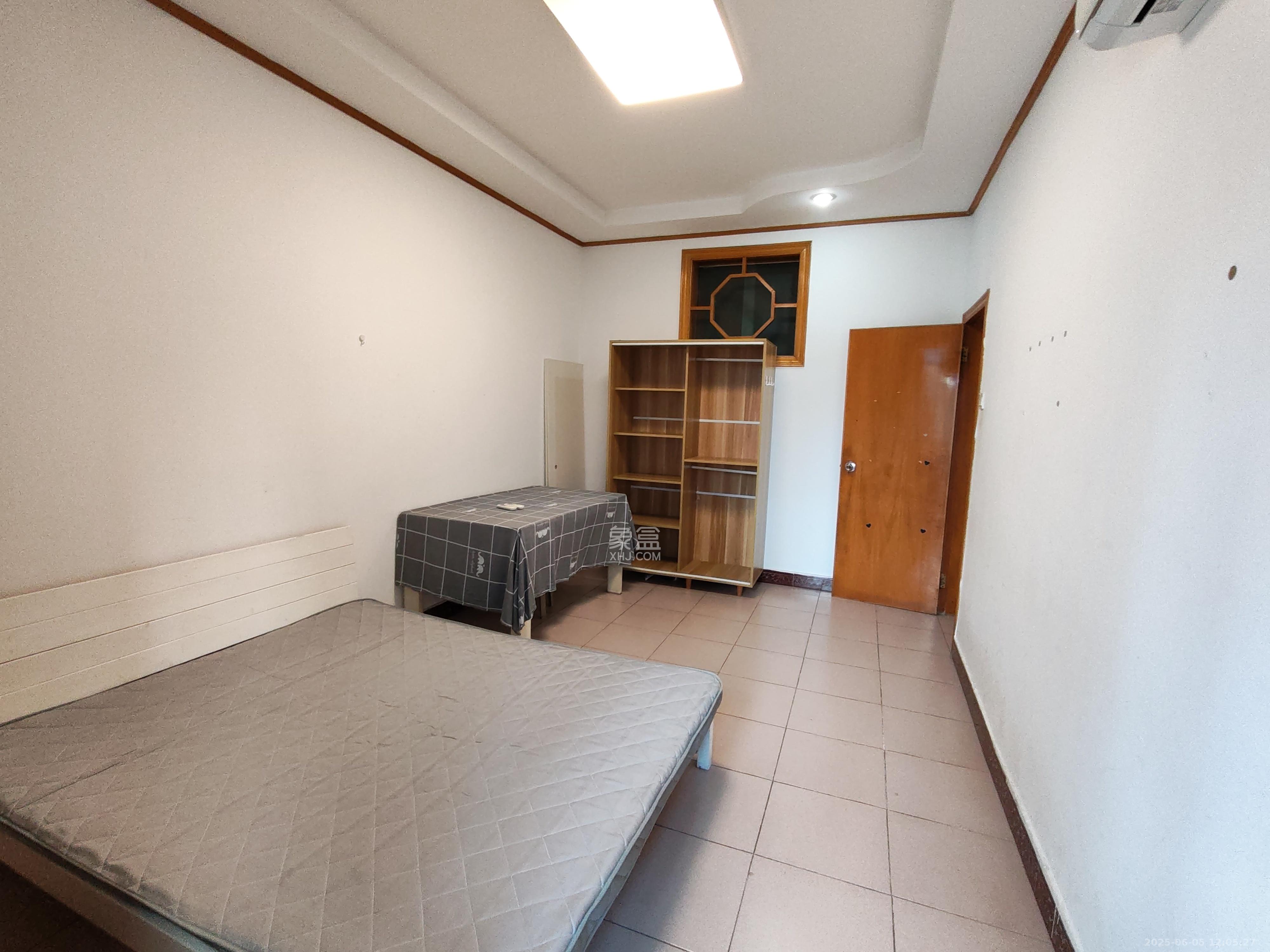 轻苑小区 3室1厅1卫 1900.0元/月 轻苑小区 3室1厅1卫 1900.0元/月室内图