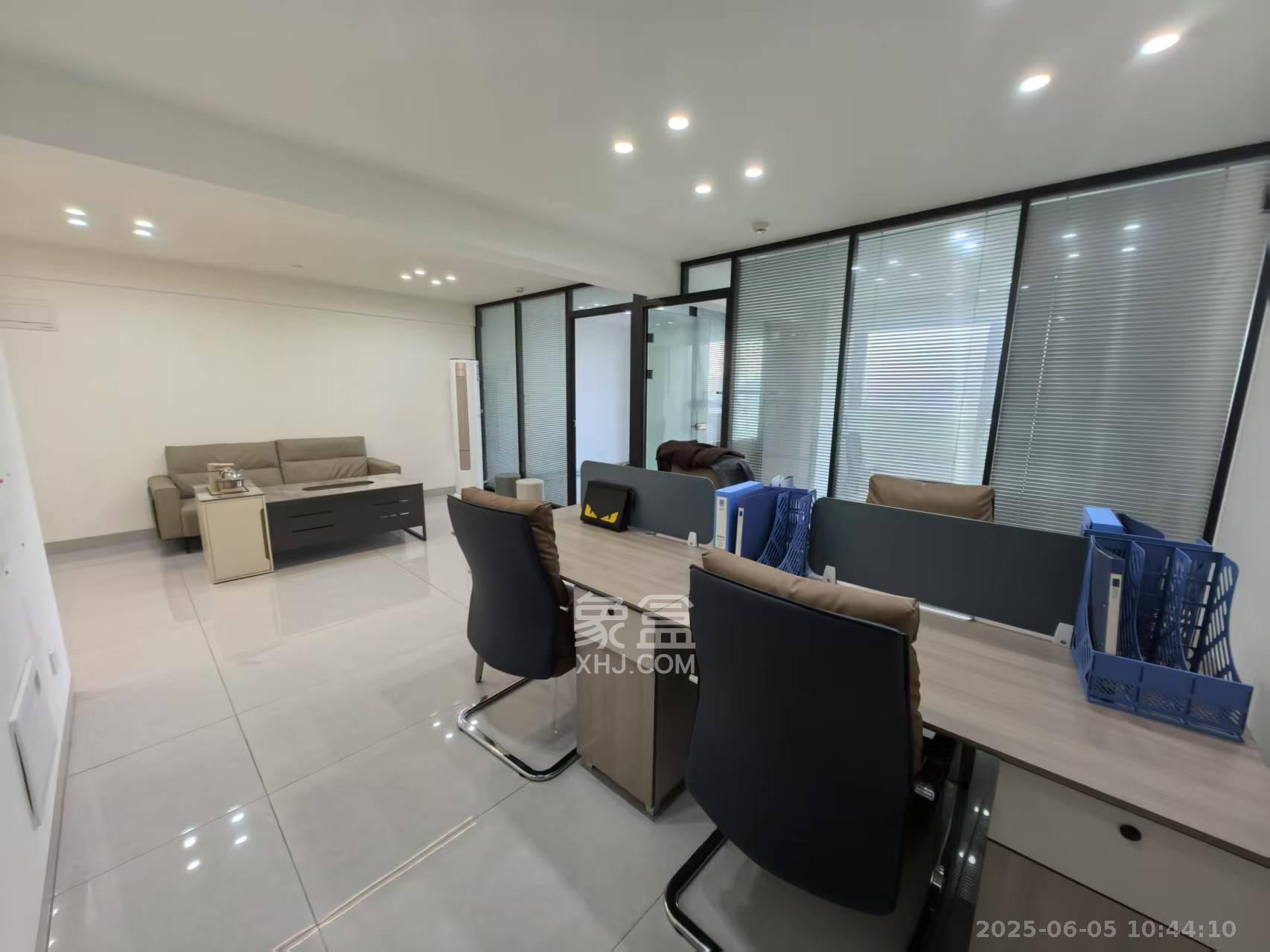 金地商置湘江峯汇  1室1厅1卫    4500.0元/月室内图