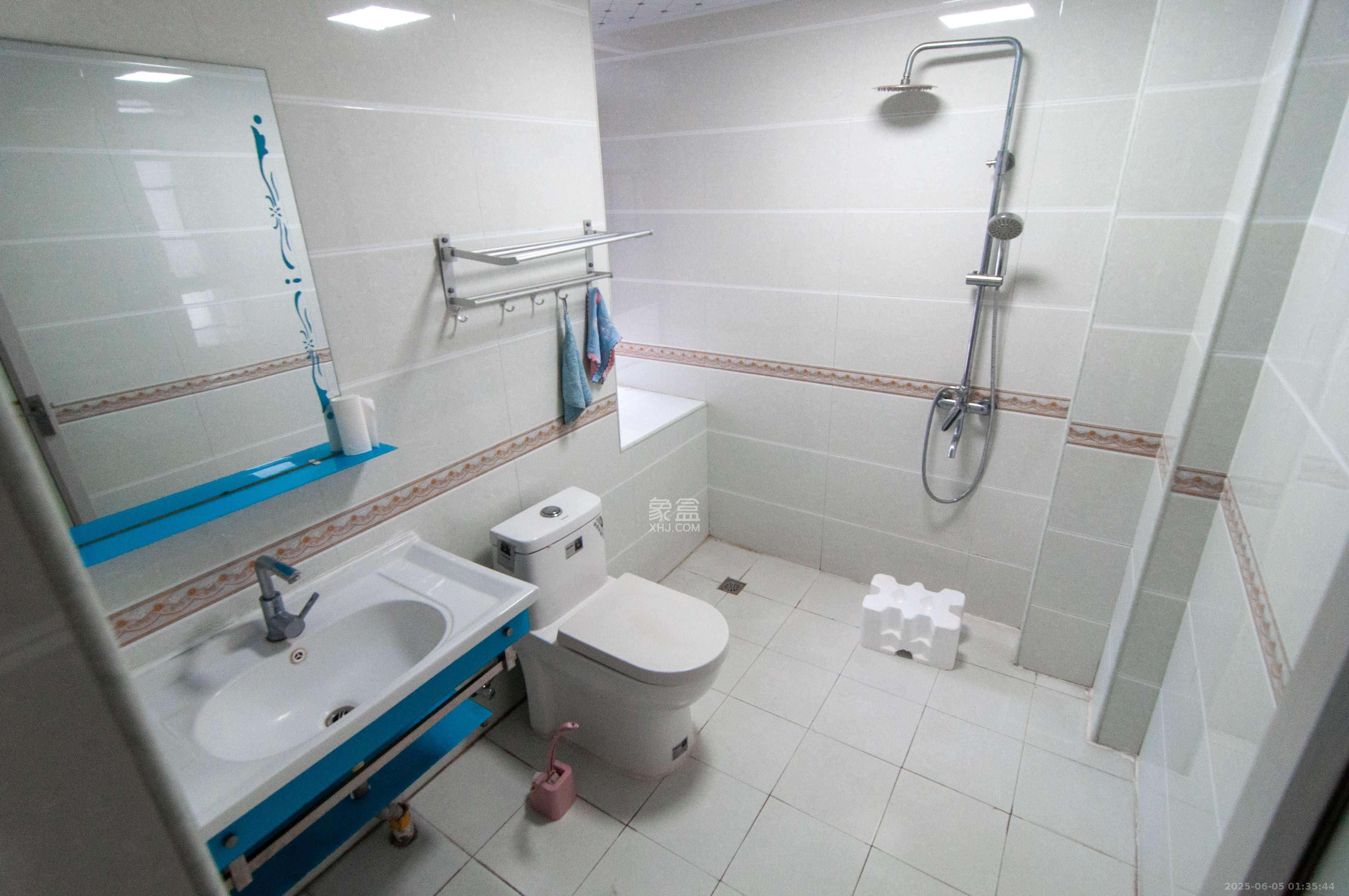 望兴景园一期  3室2厅2卫    130.0万 望兴景园一期  3室2厅2卫    130.0万卫生间