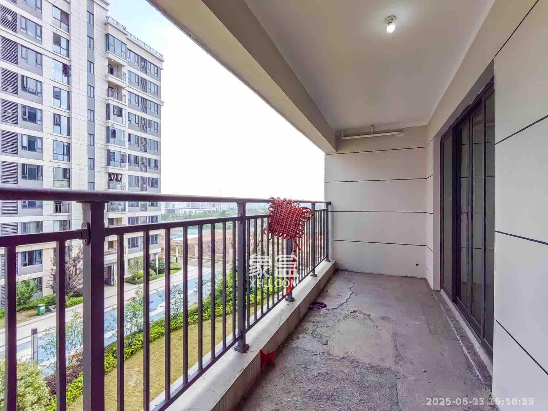 保利金香槟 3室2厅2卫 1200.0元/月 保利金香槟 3室2厅2卫 1200.0元/月室内图