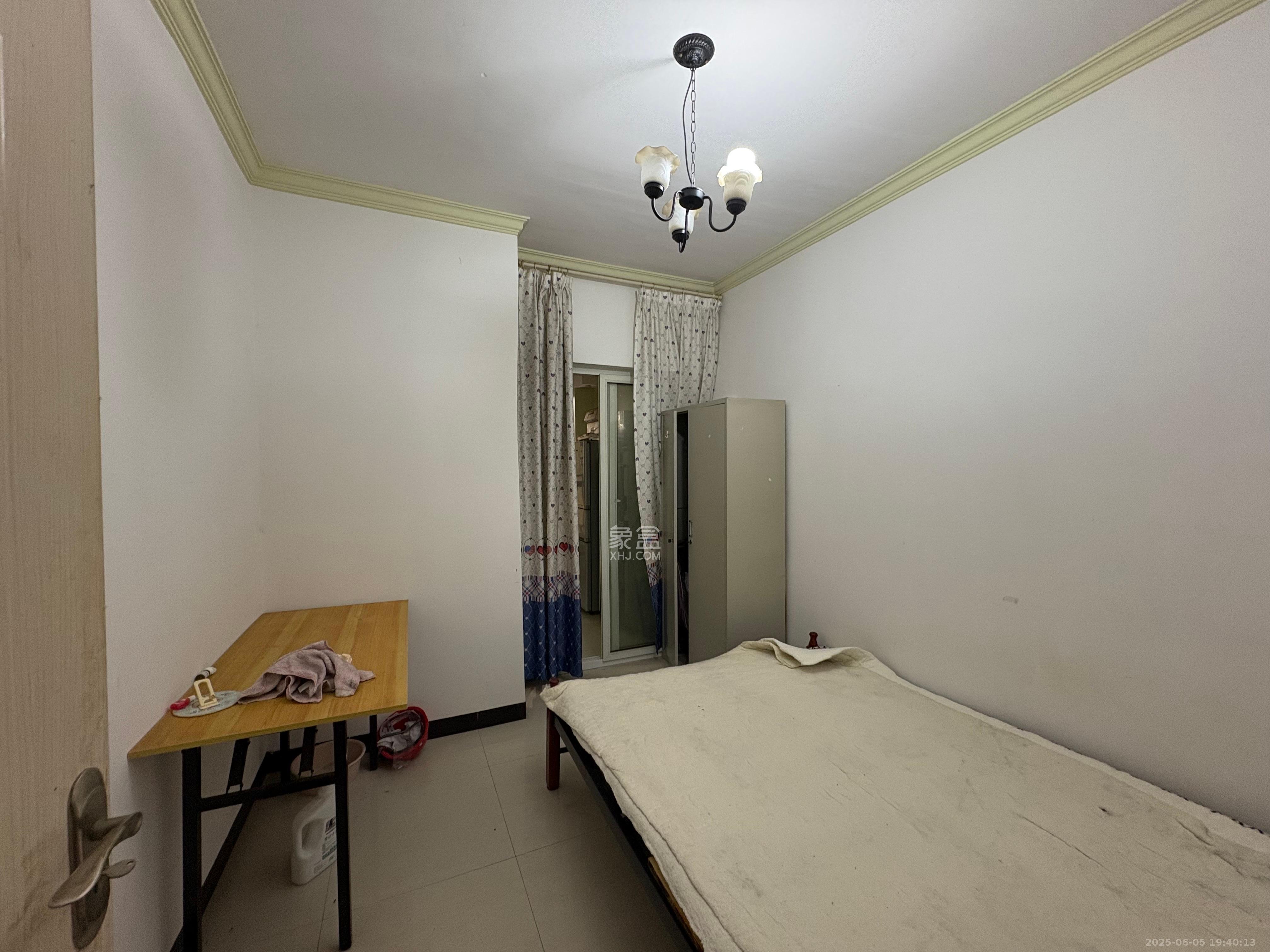 悦湖山 4室2厅2卫 2800.0元/月 悦湖山 4室2厅2卫 2800.0元/月室内图