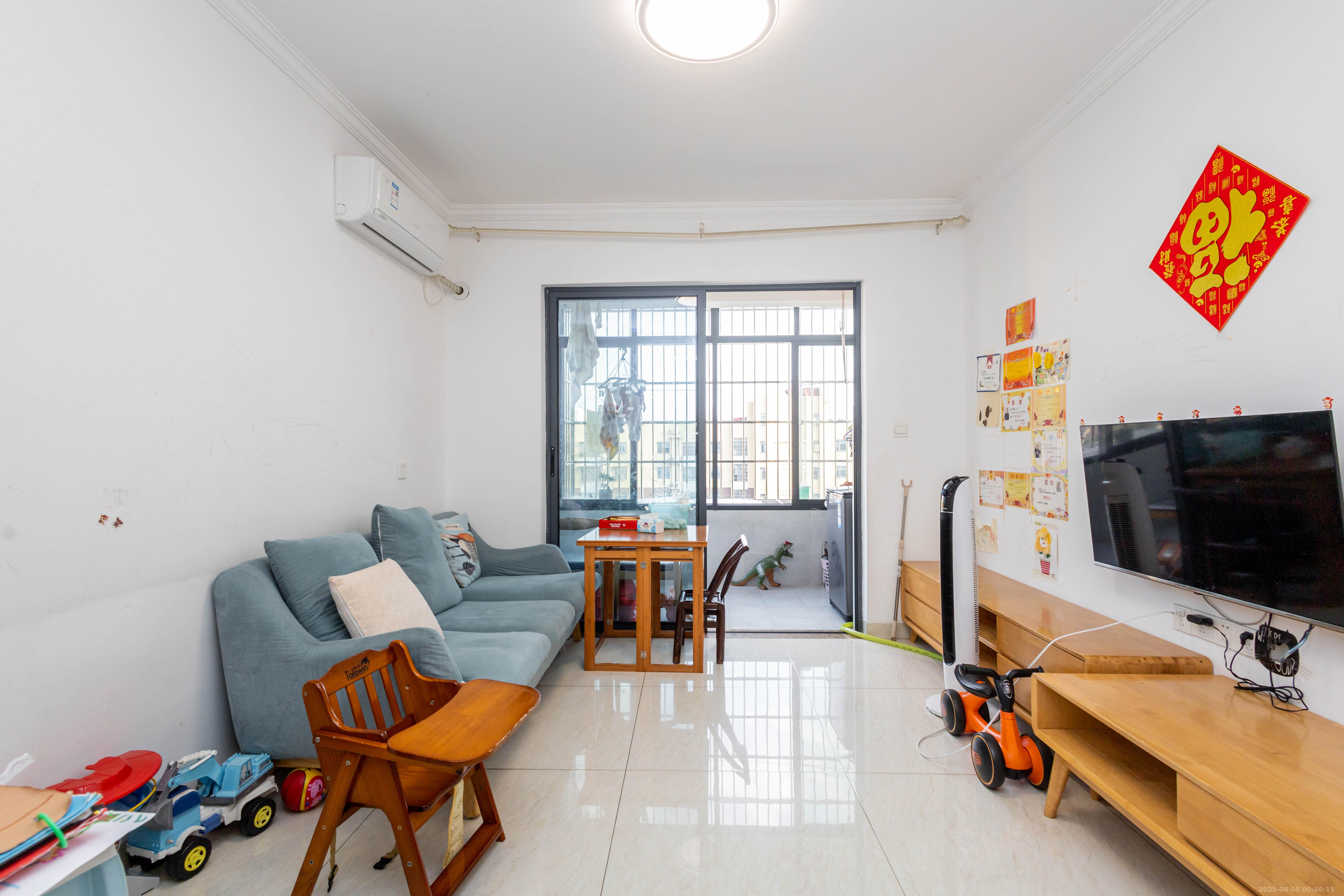 中国铁建国际城二期  2室2厅1卫    43.8万客厅