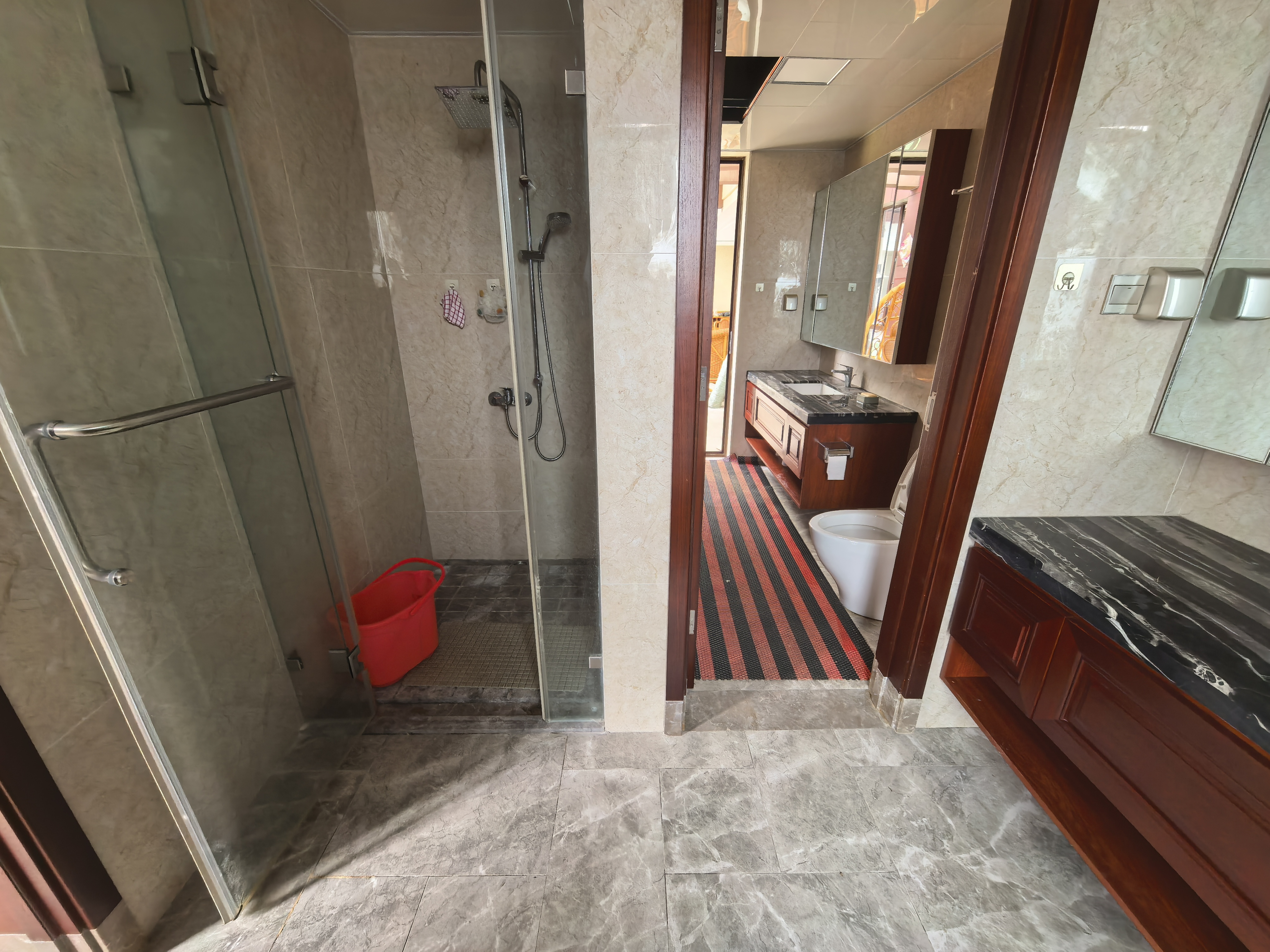 孔雀山沁源汇一期 3室2厅2卫 270.0万 孔雀山沁源汇一期 3室2厅2卫 270.0万客厅