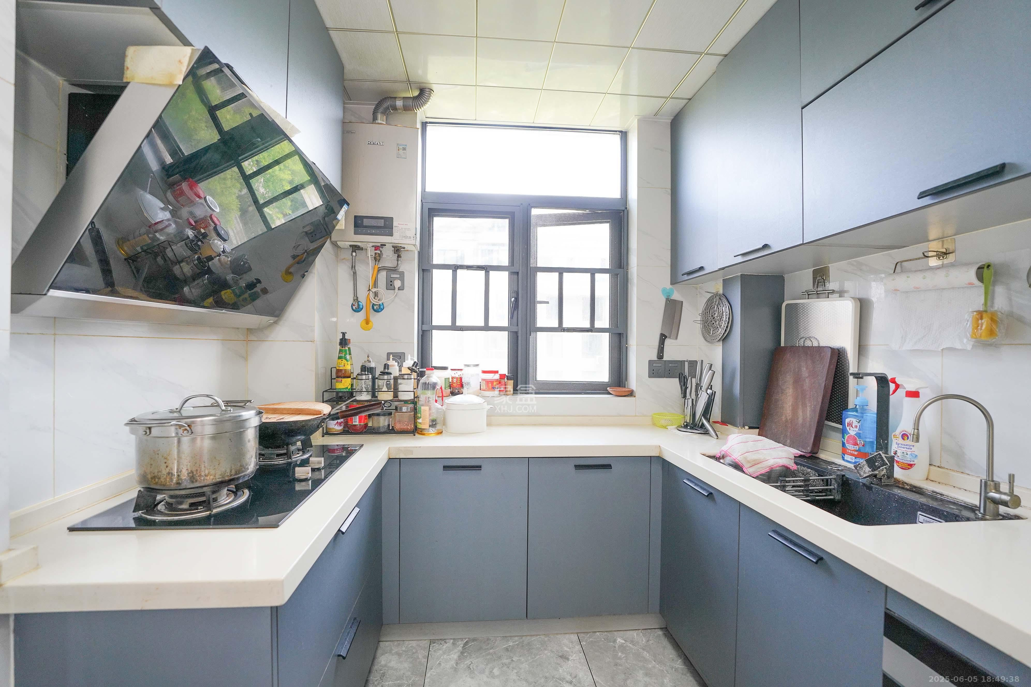 五矿万境蓝山 3室2厅2卫 182.0万 五矿万境蓝山 3室2厅2卫 182.0万厨房