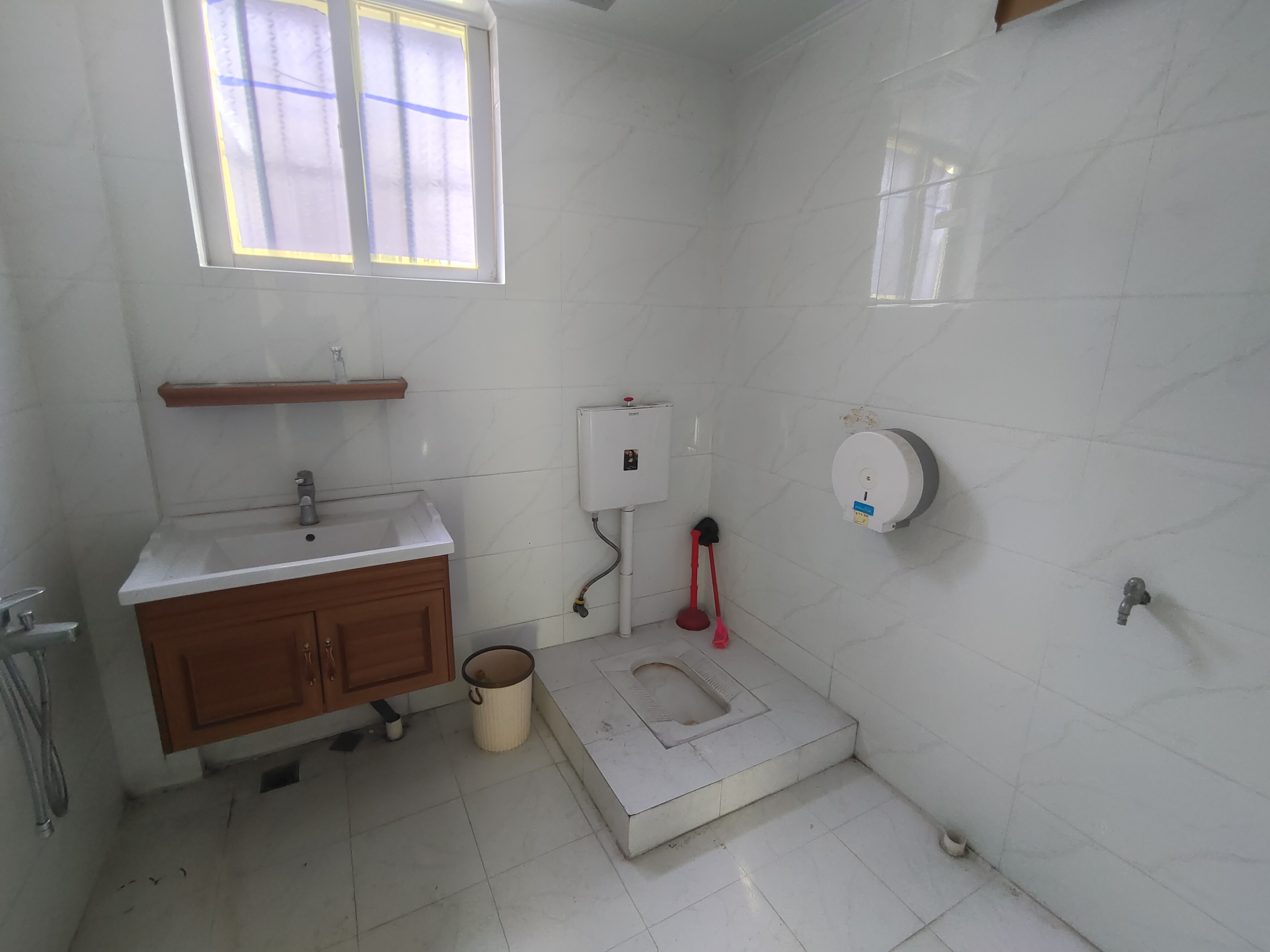 富豪大厦(富豪花园) 3室2厅2卫 2300.0元/月 富豪大厦(富豪花园) 3室2厅2卫 2300.0元/月室内图