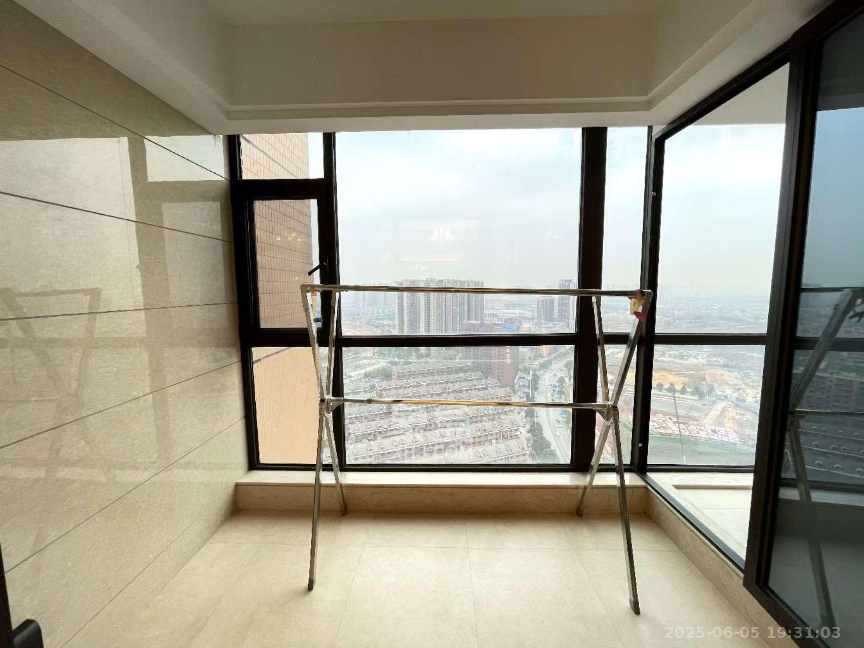 运达中央广场一、二期  3室2厅2卫    13000.0元/月室内图