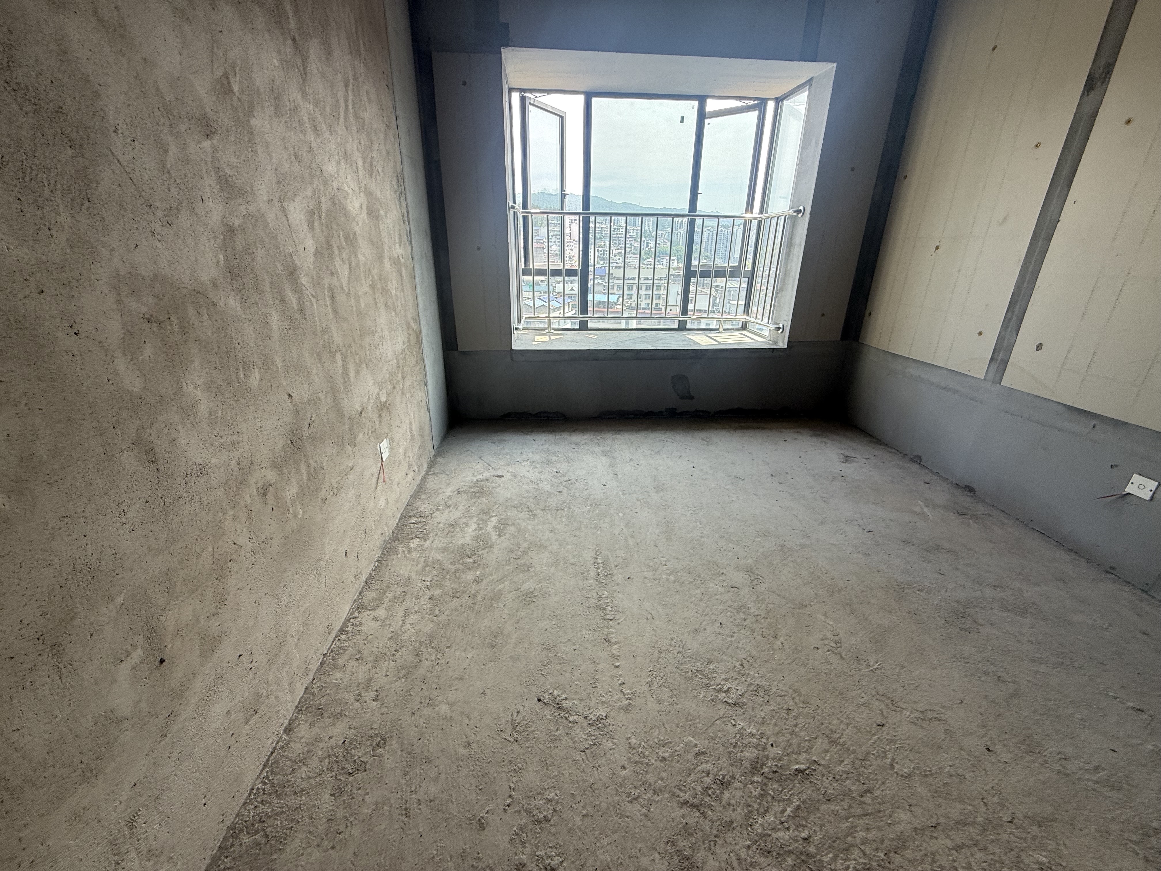 福天君庭 5室2厅3卫 142.0万 福天君庭 5室2厅3卫 142.0万客厅