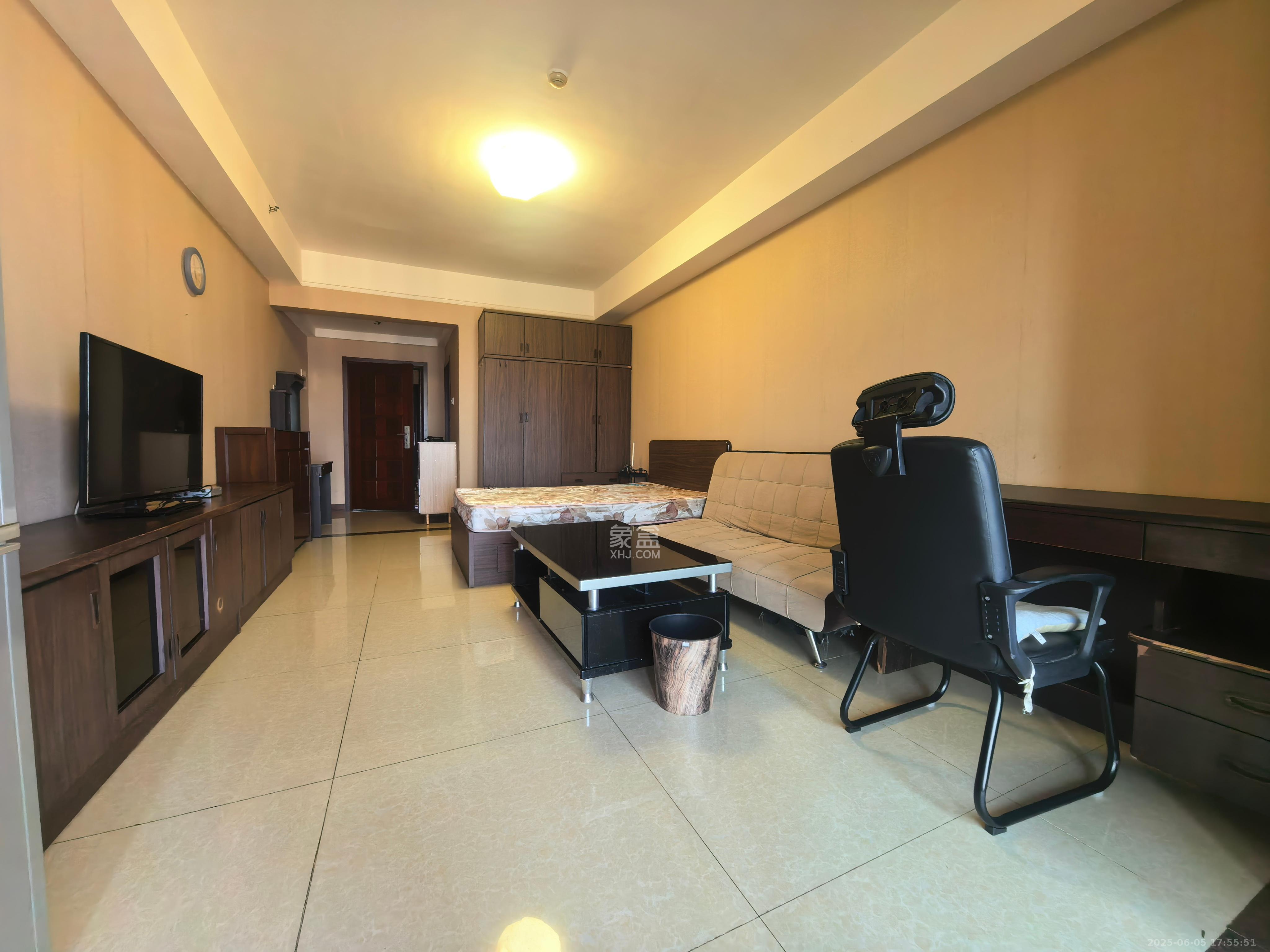 东塘瑞府  1室1厅1卫    1800.0元/月 东塘瑞府  1室1厅1卫    1800.0元/月