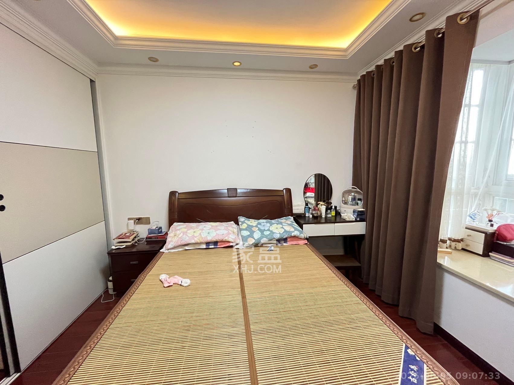 中悦领秀金都  3室2厅2卫   2000.00元/月室内图