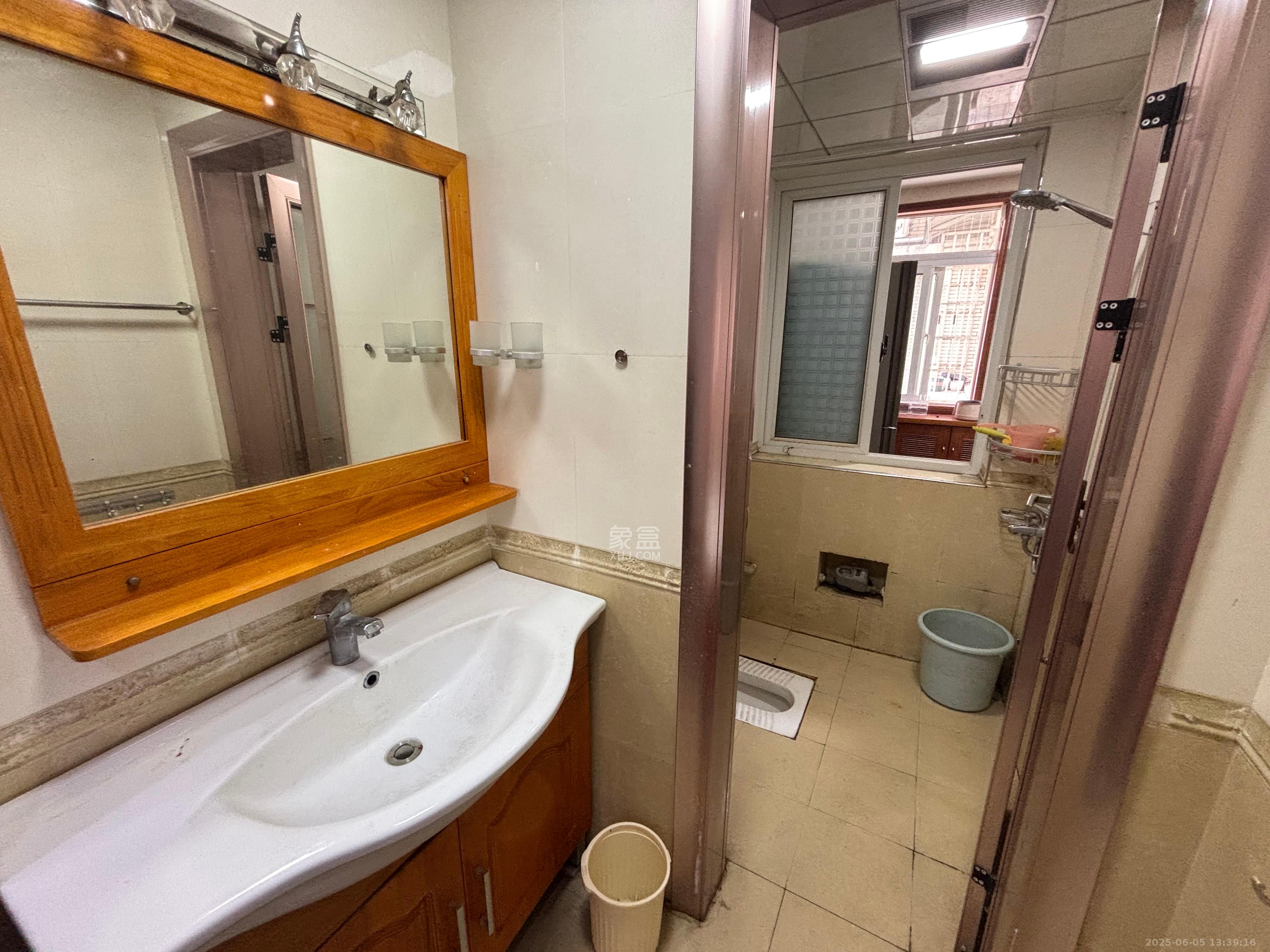 楚天中苑 3室2厅2卫 2500.0元/月 楚天中苑 3室2厅2卫 2500.0元/月室内图