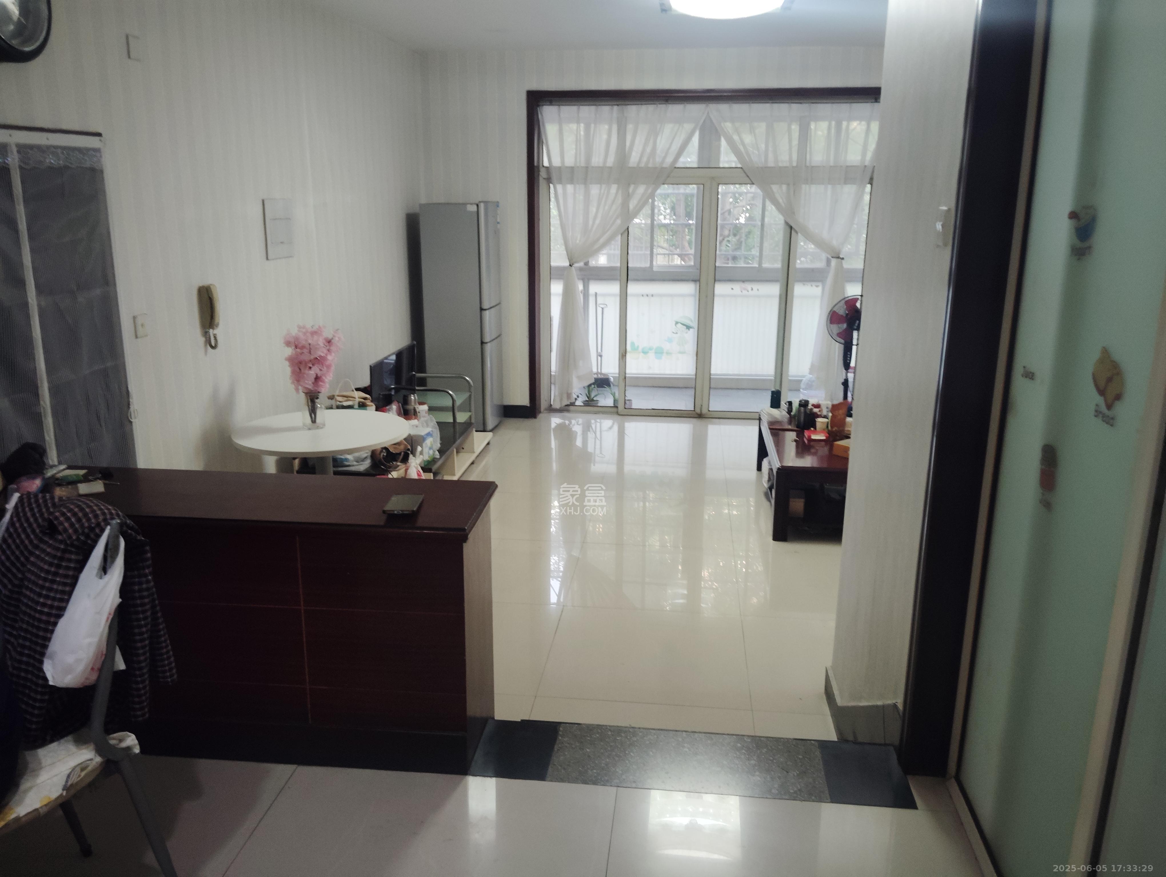 咸嘉新村悦峰园  2室2厅2卫   2200.00元/月