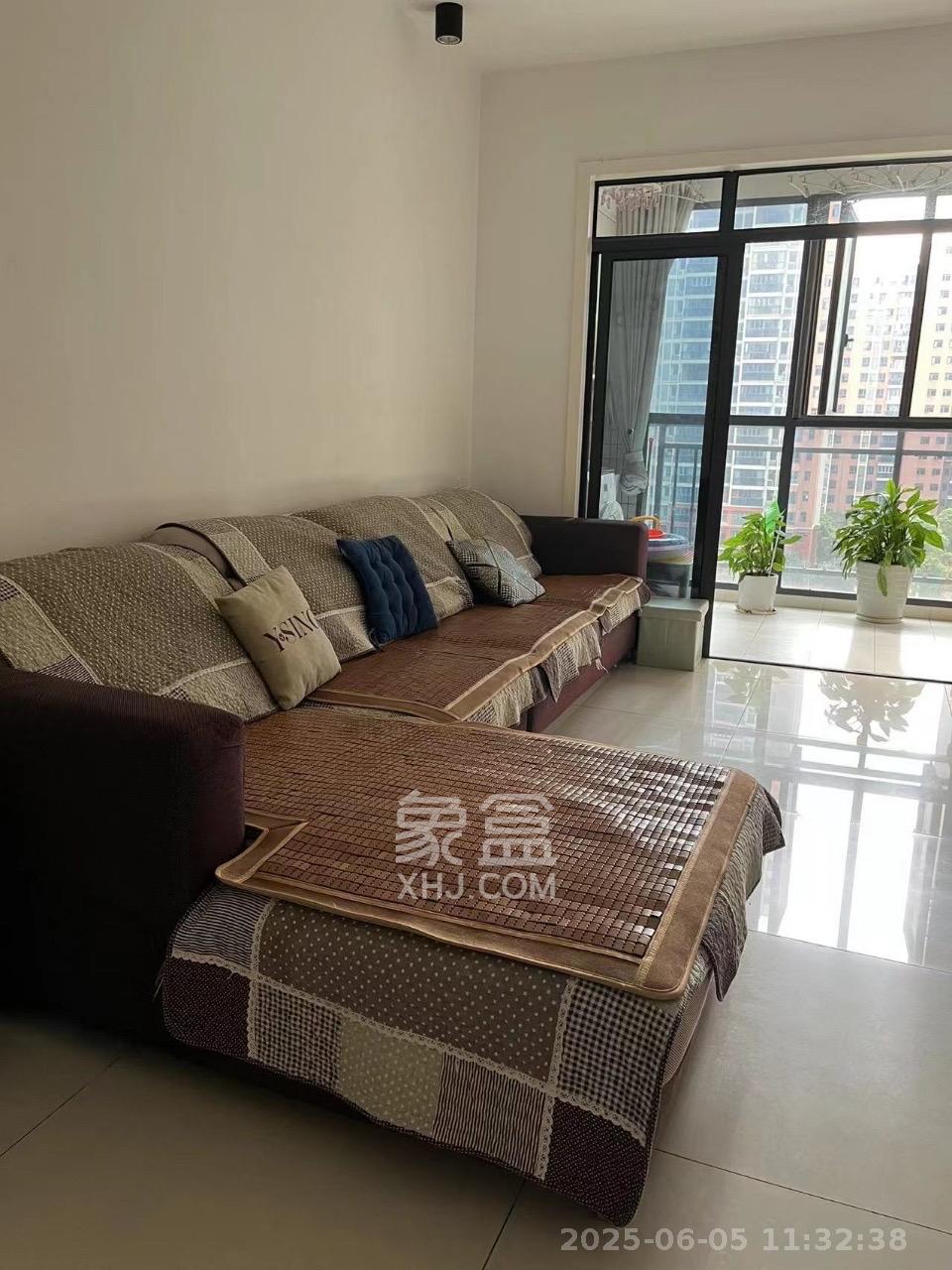 恒生碧水龙庭  3室2厅1卫   1800.00元/月室内图