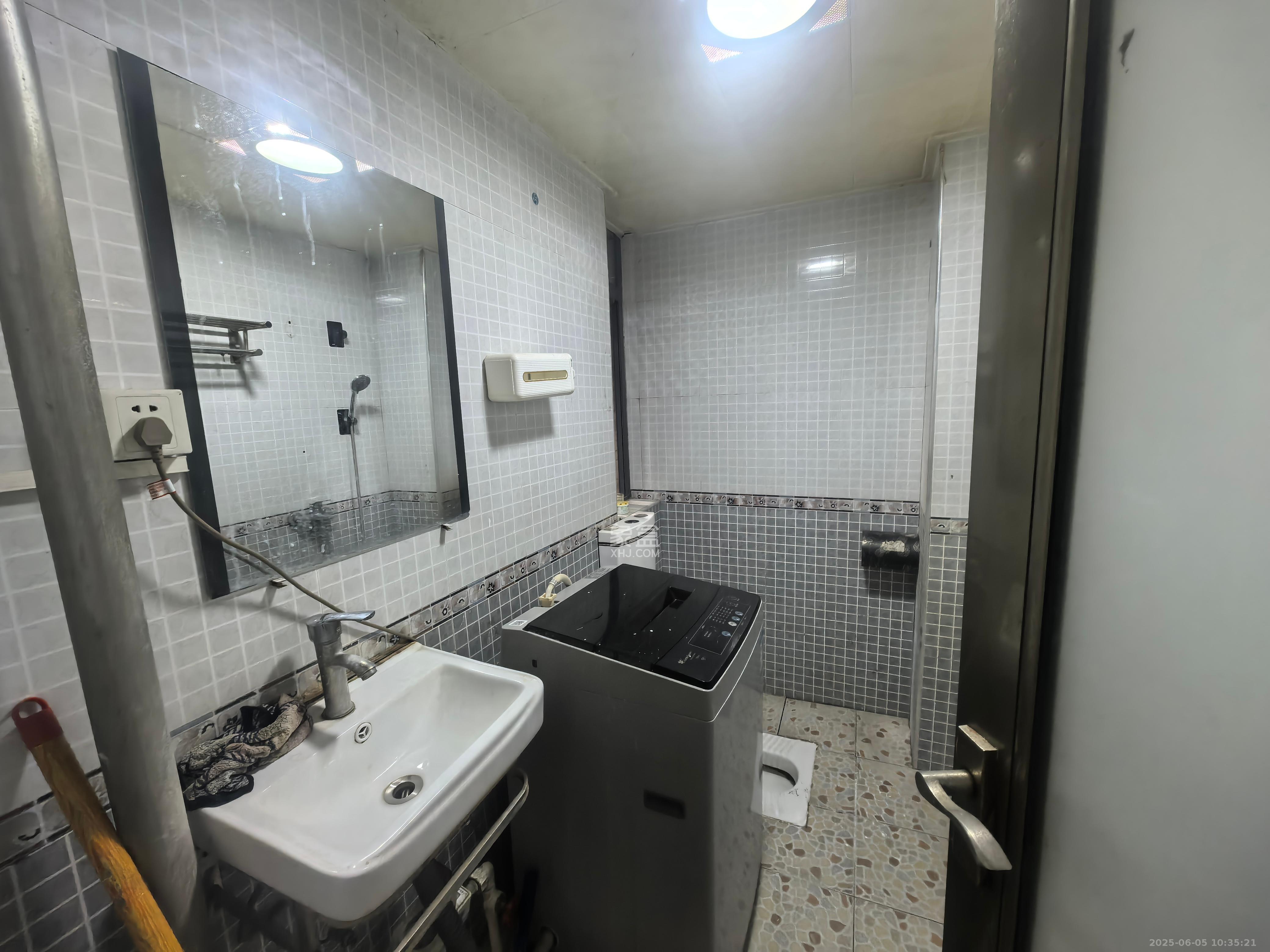 西铁馨寓(西铁领寓)  1室1厅1卫    650.0元/月 西铁馨寓(西铁领寓)  1室1厅1卫    650.0元/月室内图