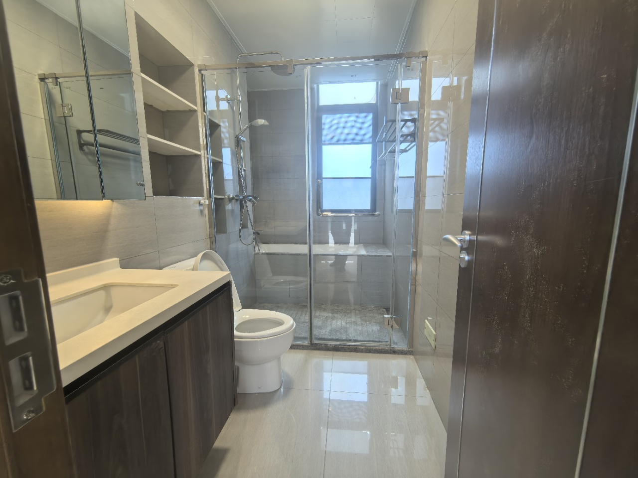 大华锦绣海岸三期 4室2厅3卫 12000.0元/月 大华锦绣海岸三期 4室2厅3卫 12000.0元/月室内图