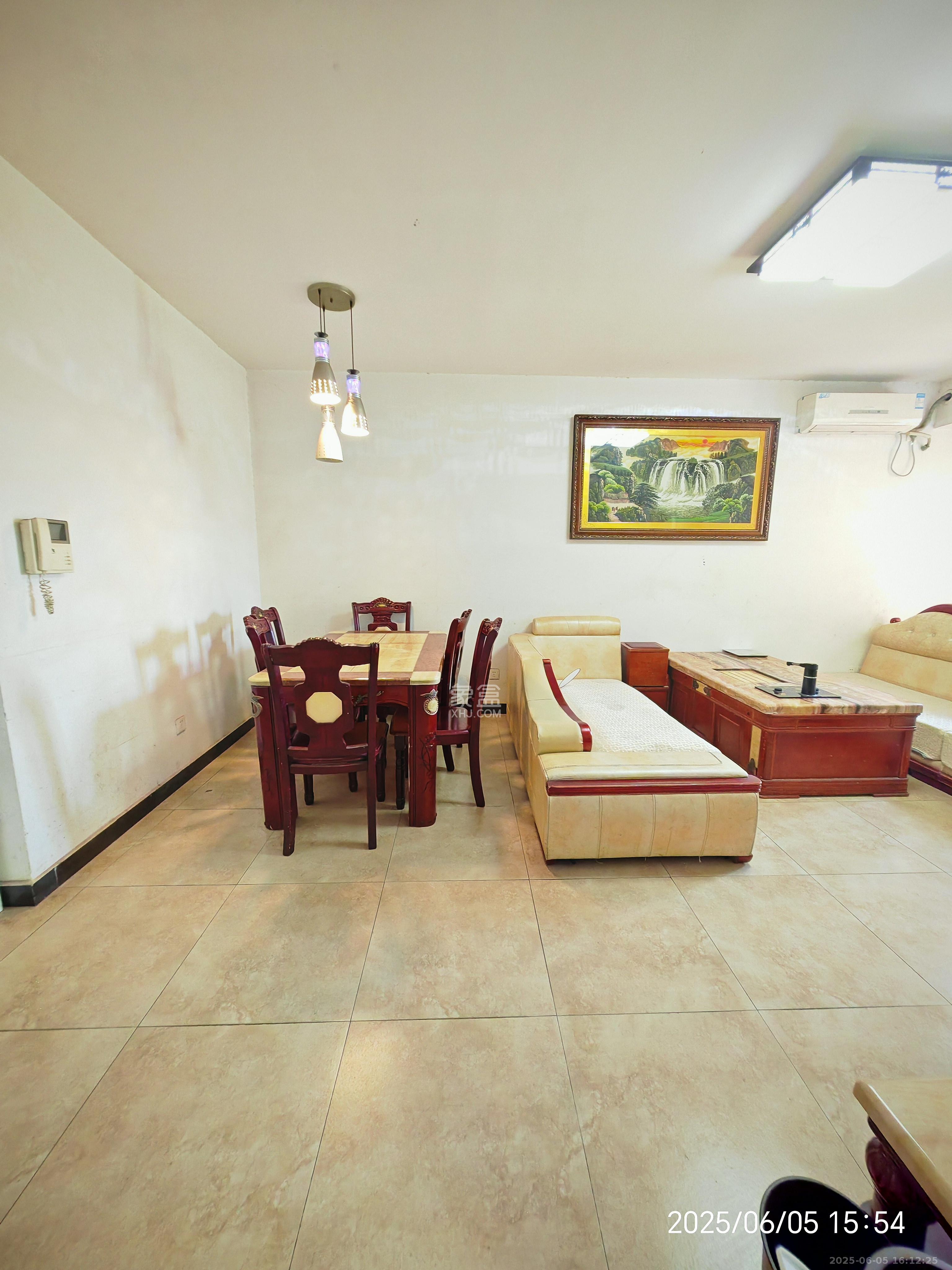 怡海星城 2室2厅1卫 1400.0元/月 怡海星城 2室2厅1卫 1400.0元/月室内图