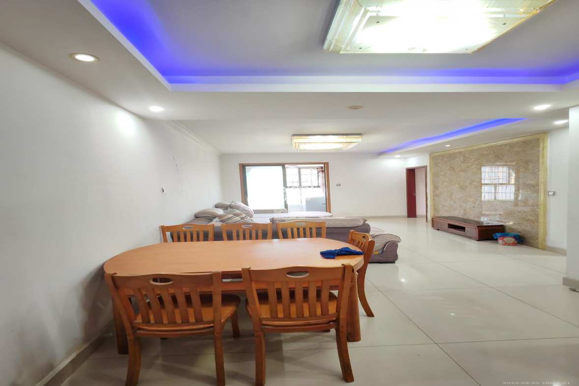 雨花公馆(紫苔名苑) 3室2厅1卫 2700.0元/月 雨花公馆(紫苔名苑) 3室2厅1卫 2700.0元/月室内图