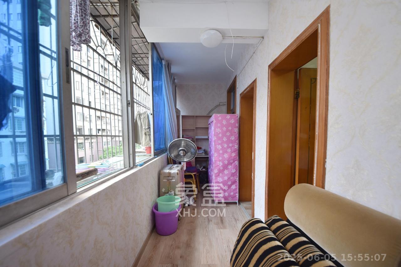 红旗雅居 3室2厅2卫 2200.0元/月 红旗雅居 3室2厅2卫 2200.0元/月室内图