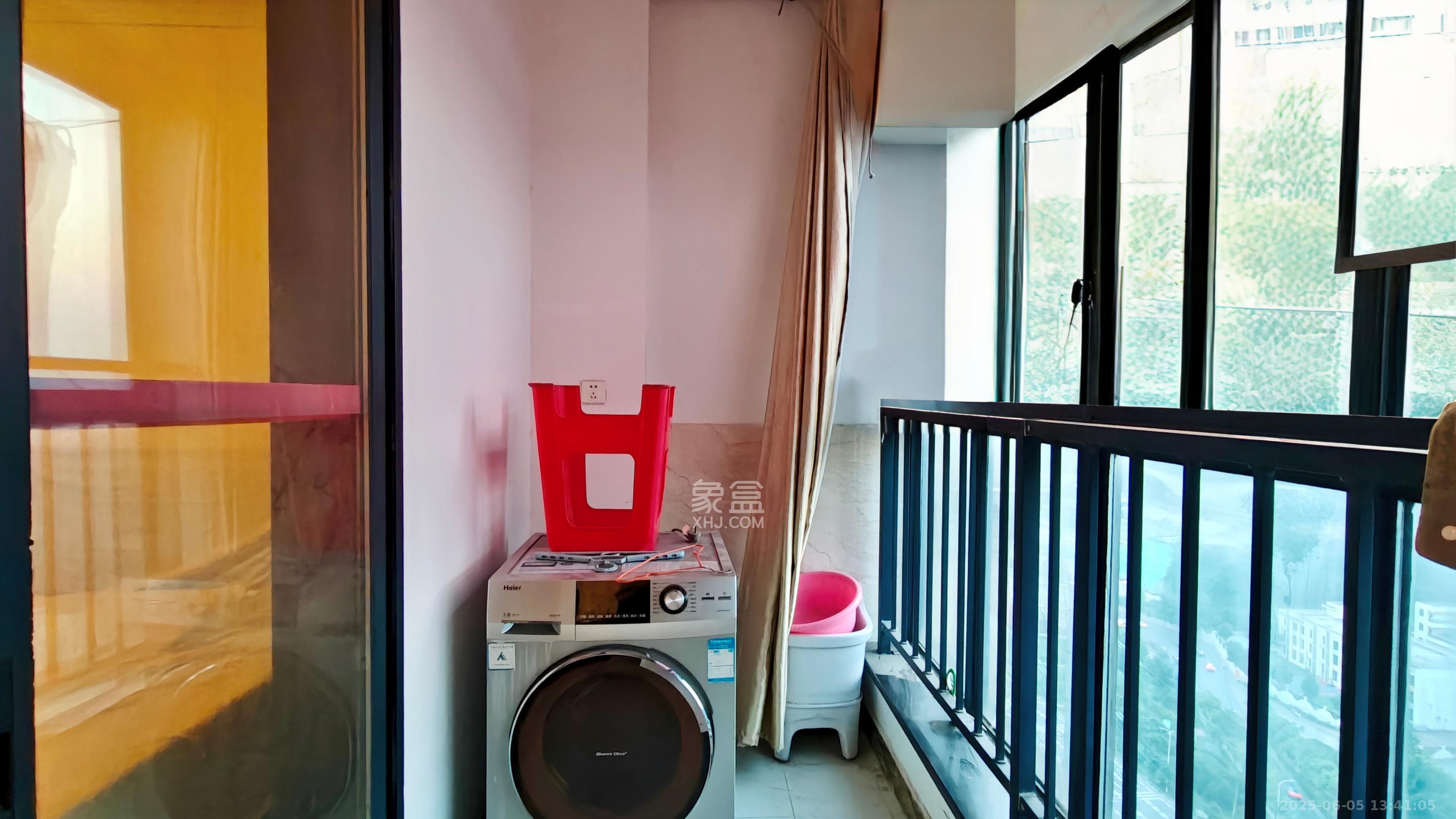 中建麓山和苑  3室2厅1卫   1600.00元/月室内图