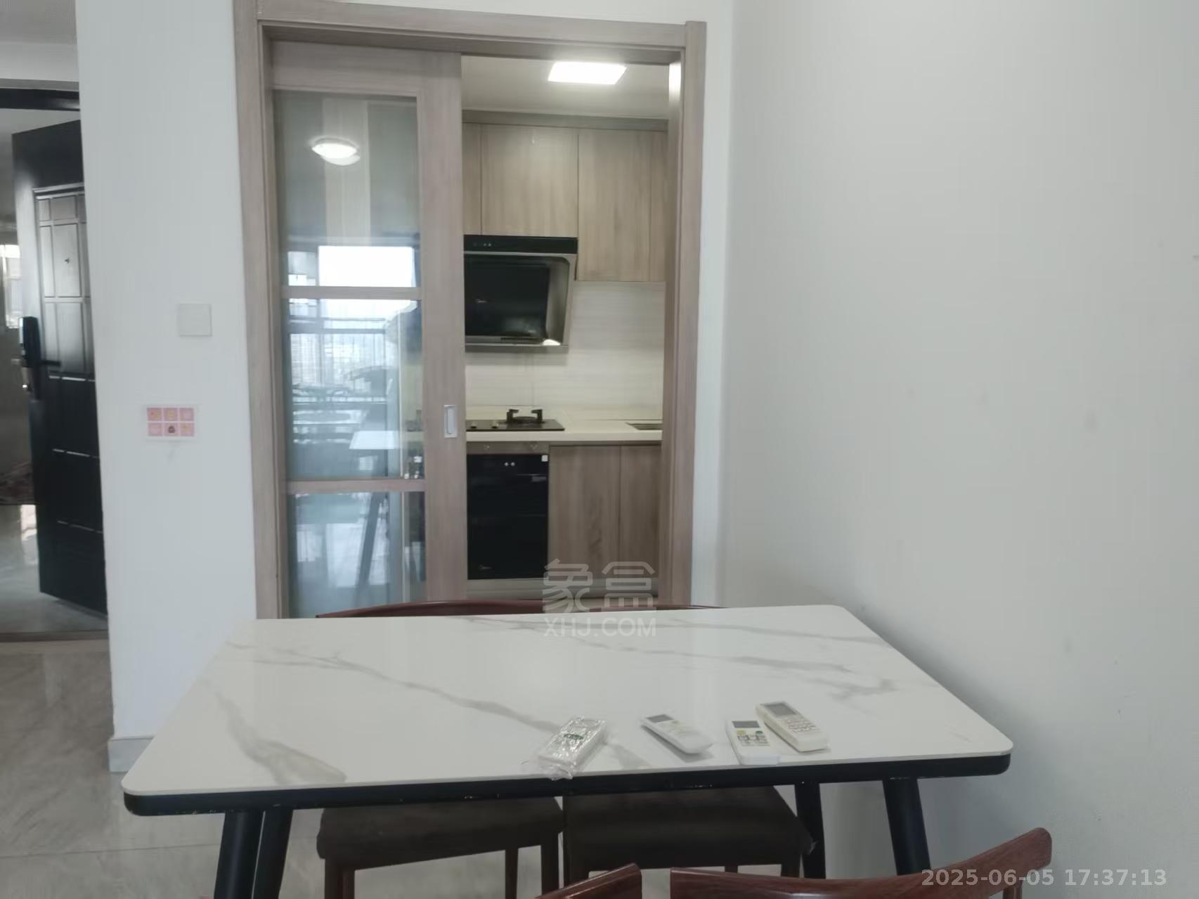 美的翰城  3室2厅2卫    2000.0元/月 美的翰城  3室2厅2卫    2000.0元/月室内图