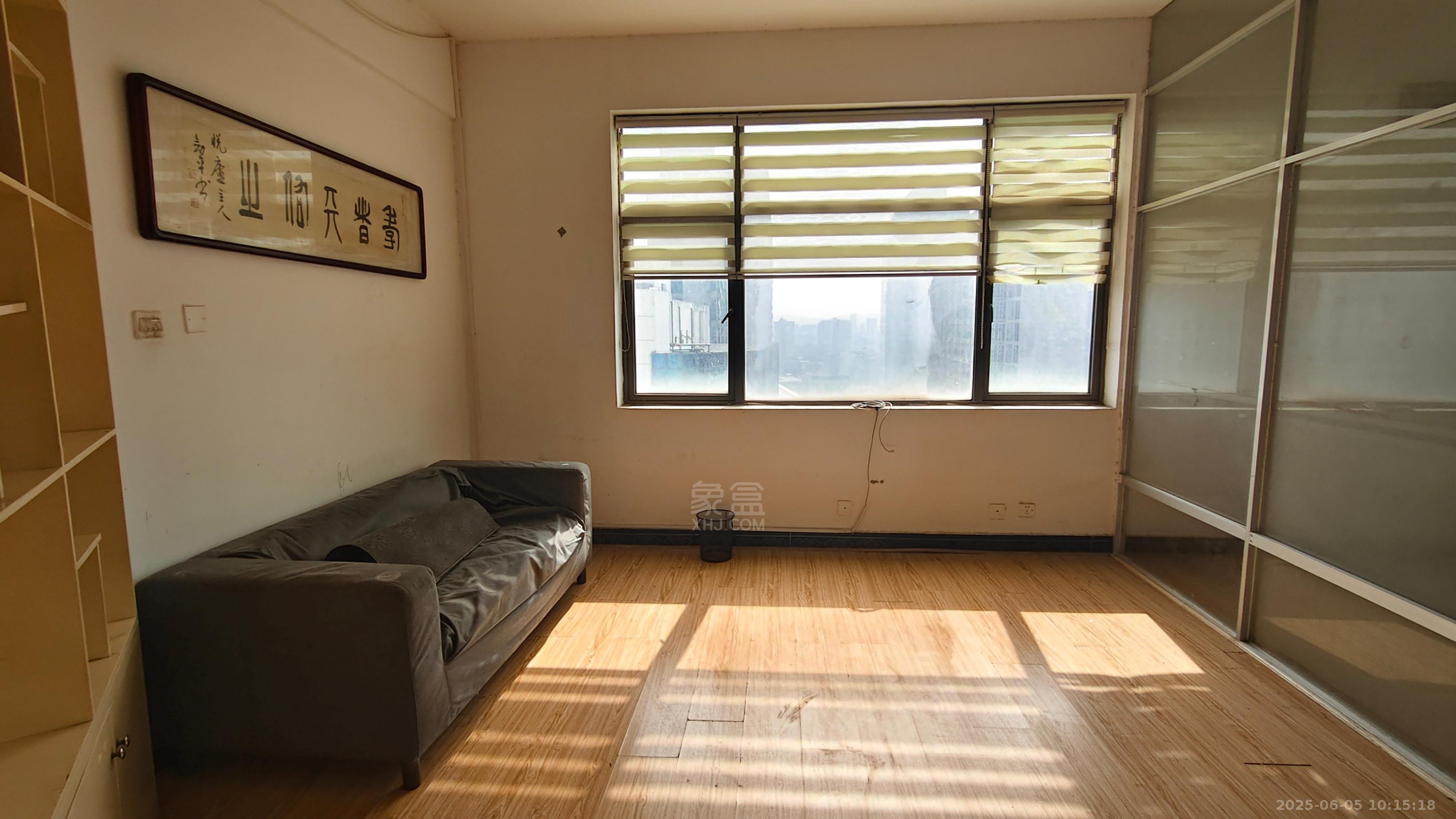 时尚新天地(平和堂) 1室1厅1卫 2000.0元/月 时尚新天地(平和堂) 1室1厅1卫 2000.0元/月室内图