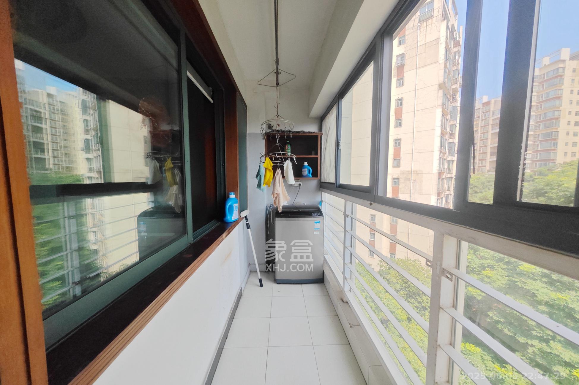 亚华香舍花都  3室2厅2卫    118.0万阳台