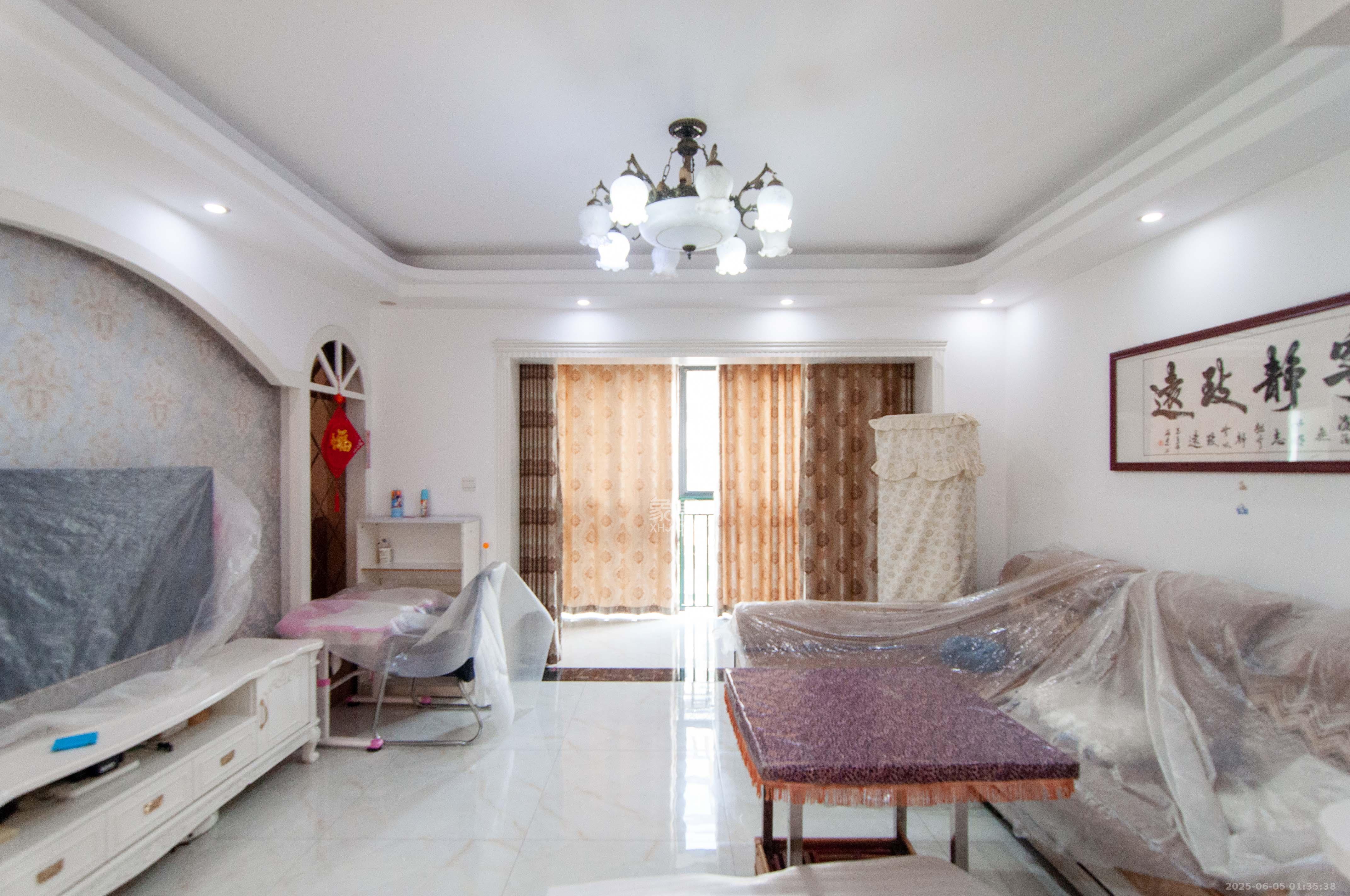 望兴景园一期  3室2厅2卫    130.0万 望兴景园一期  3室2厅2卫    130.0万客厅