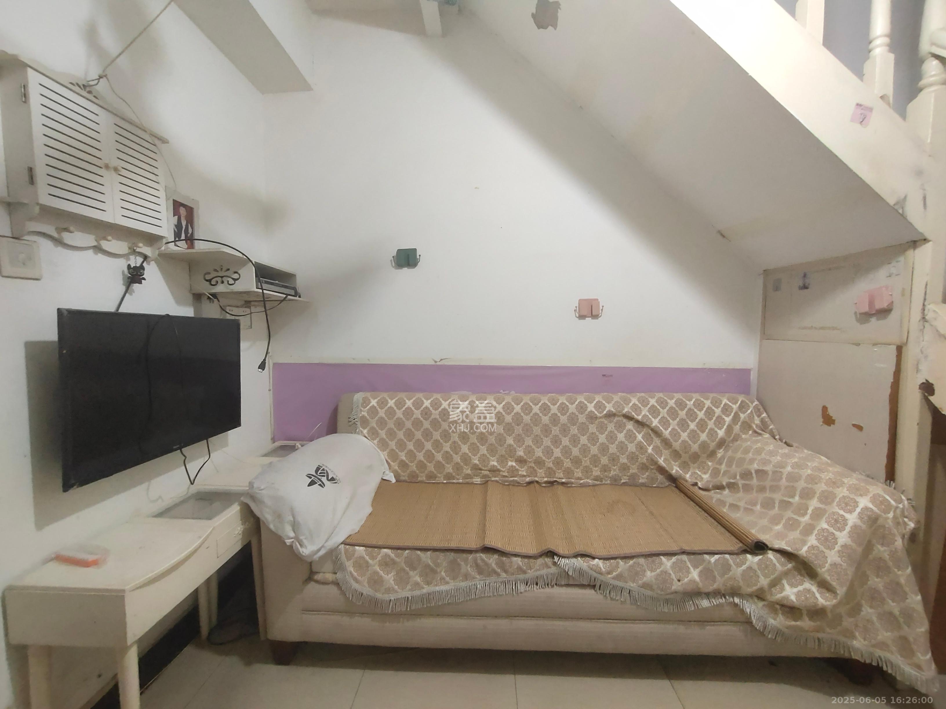 在水一方 1室1厅1卫 1300.0元/月 在水一方 1室1厅1卫 1300.0元/月室内图