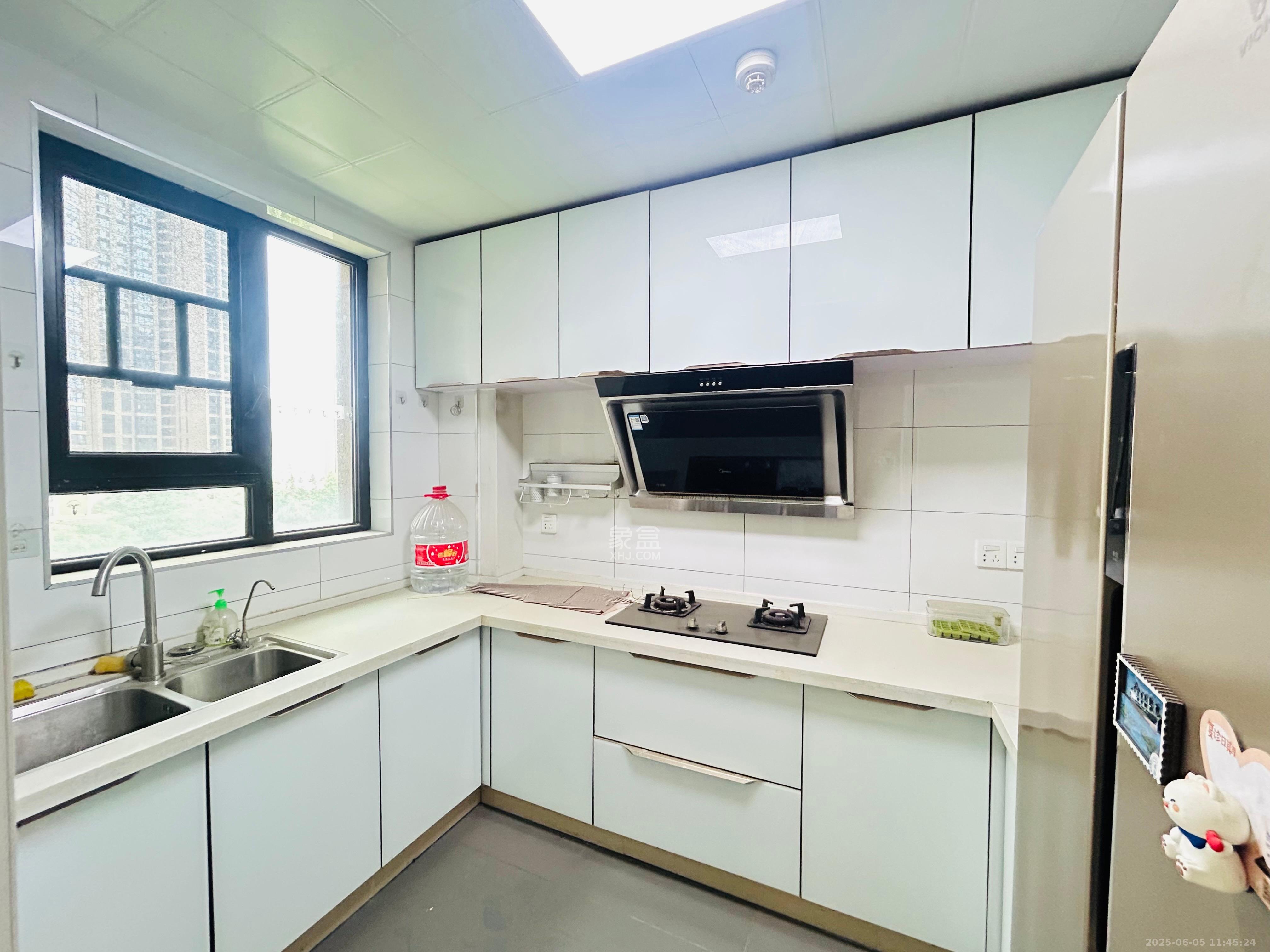 晟通牡丹舸 4室2厅2卫 3900.0元/月 晟通牡丹舸 4室2厅2卫 3900.0元/月室内图