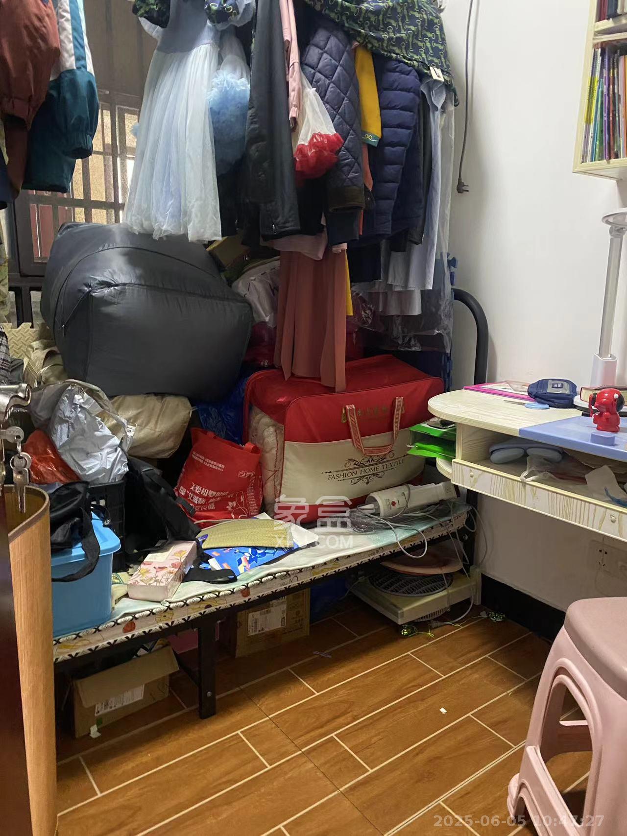 星湖湾二期高层  3室2厅1卫   2200.00元/月室内图