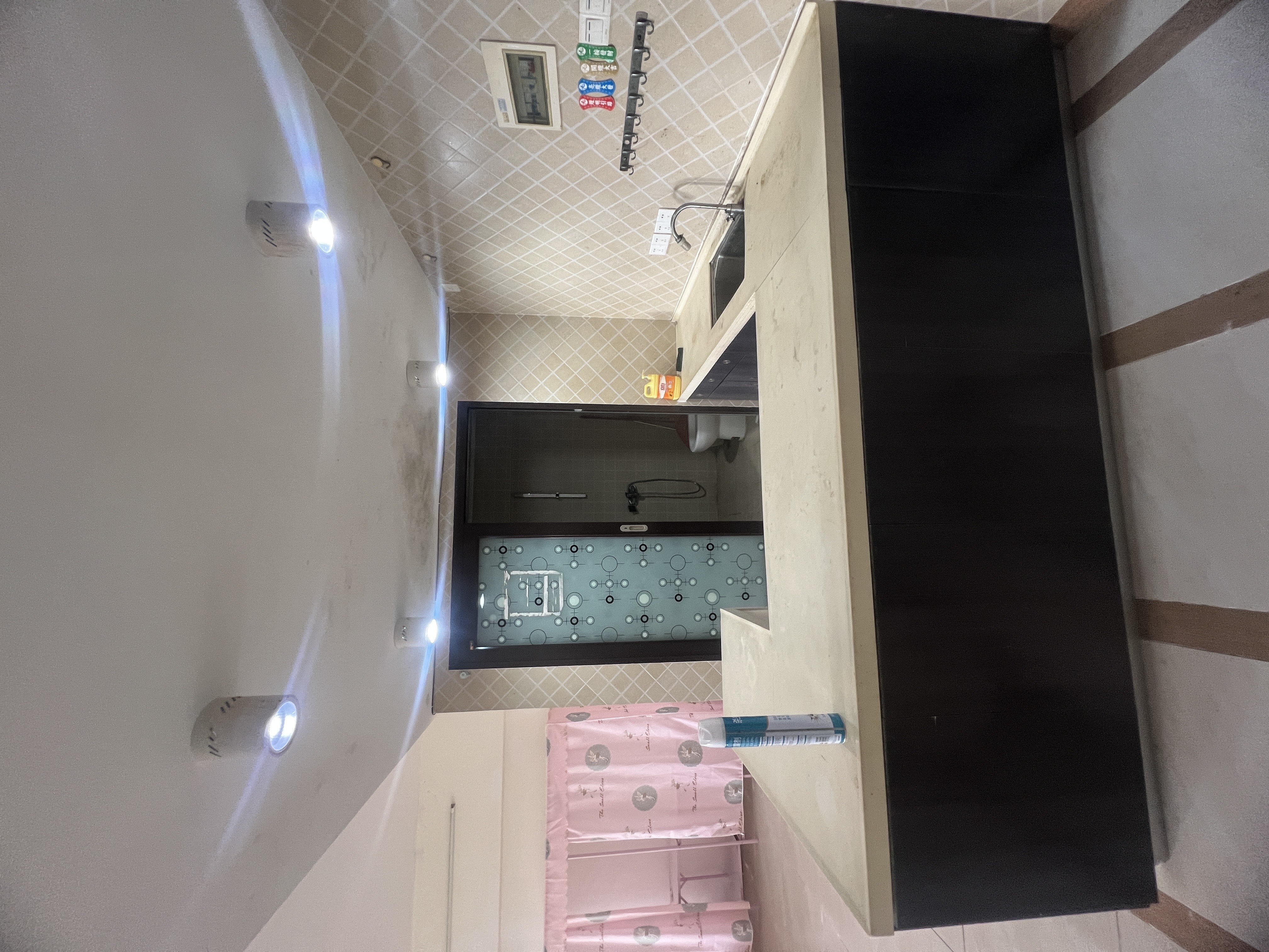 南亚广场  1室1厅1卫   1500.00元/月室内图