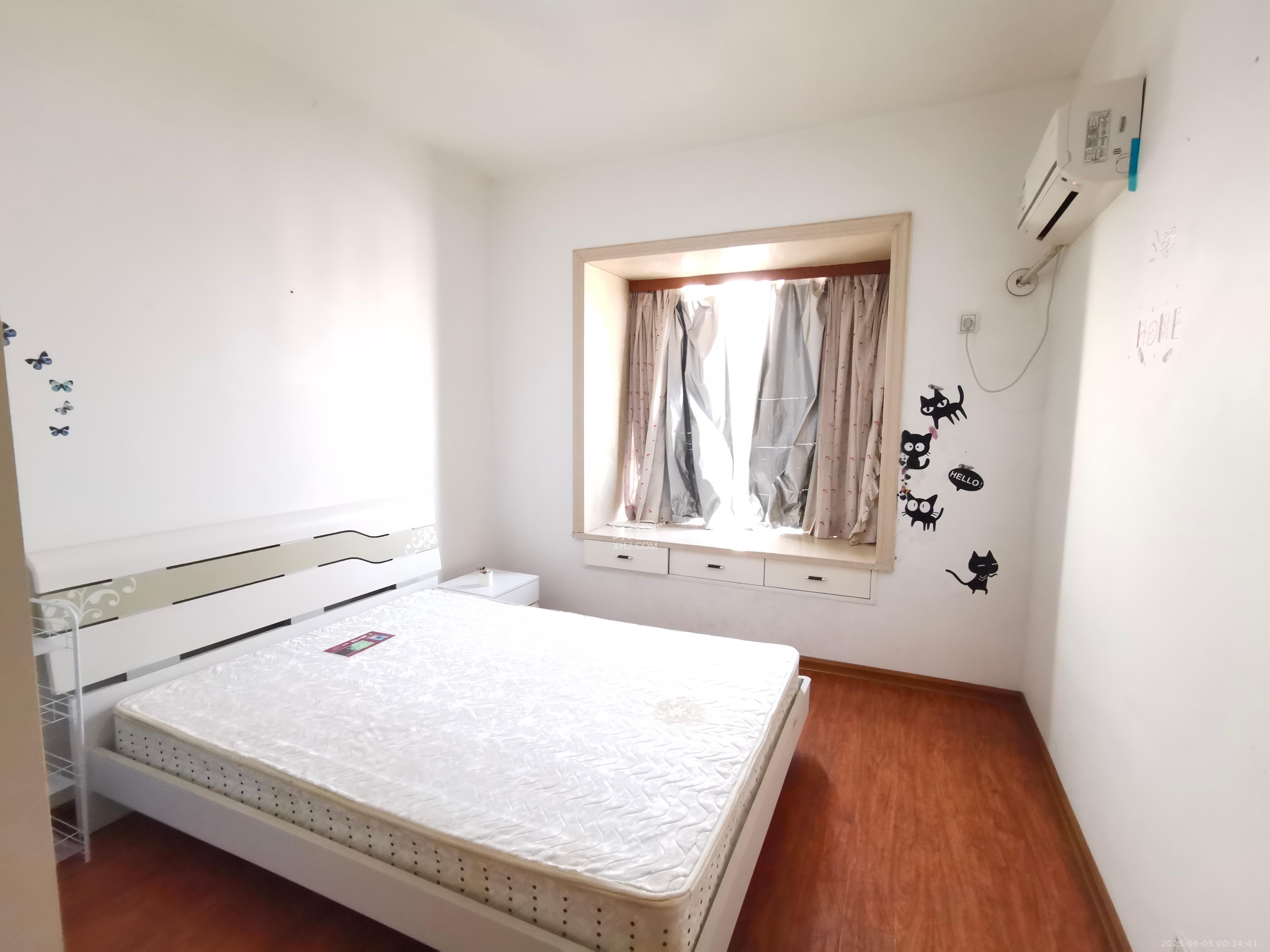上河国际B座  3室2厅2卫   2800.00元/月室内图1