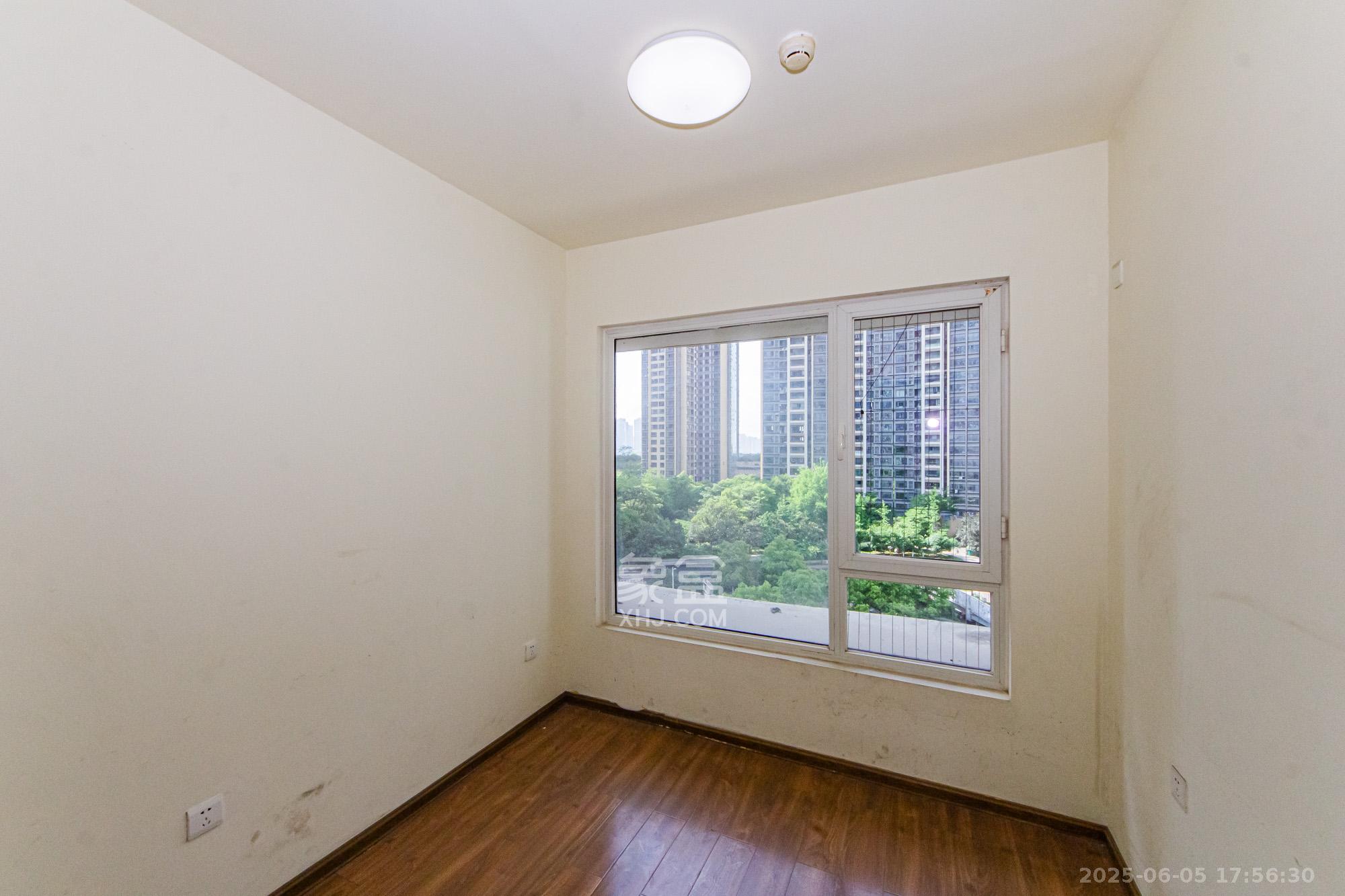 北辰三角洲E3区 5室2厅2卫 195.0万 北辰三角洲E3区 5室2厅2卫 195.0万卧室