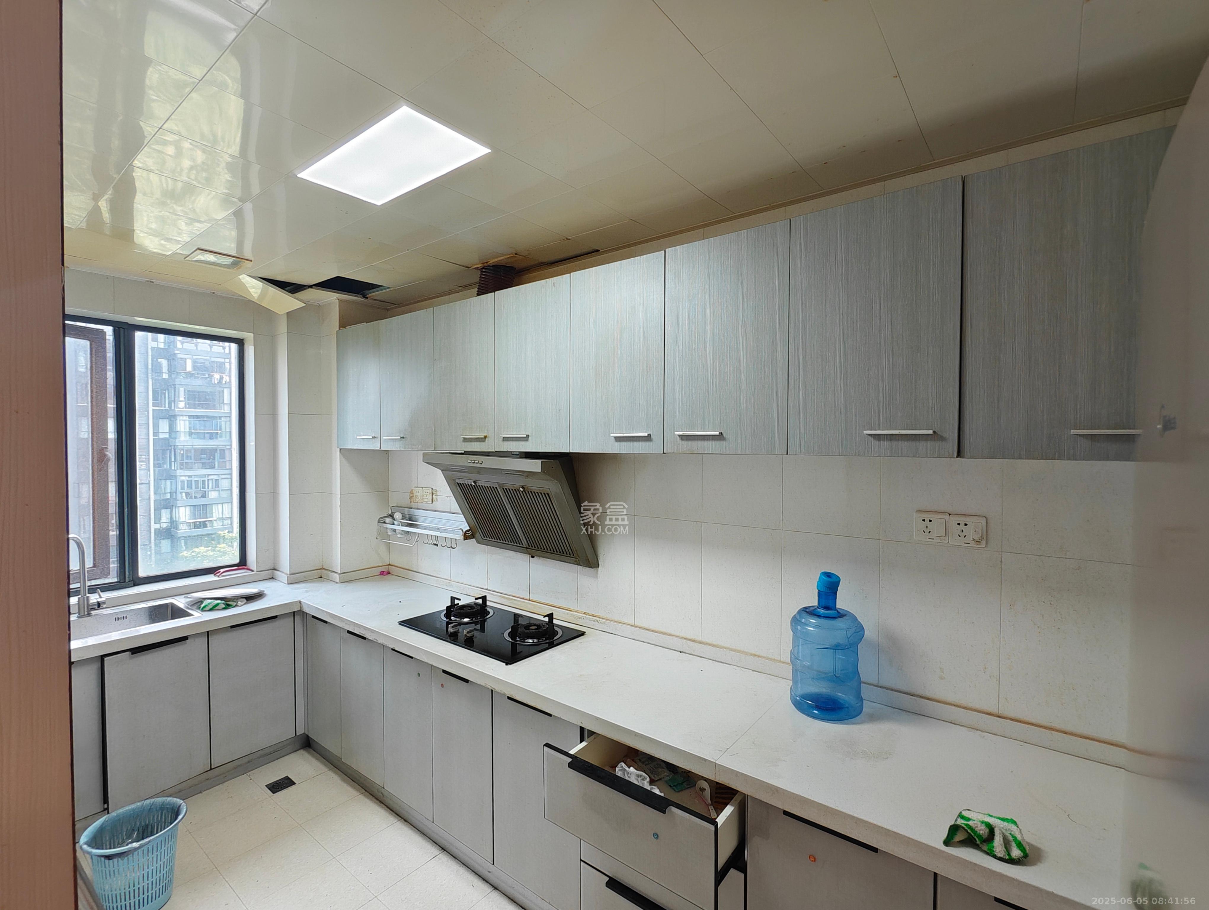 茂华国际湘  3室2厅2卫    2700.0元/月室内图