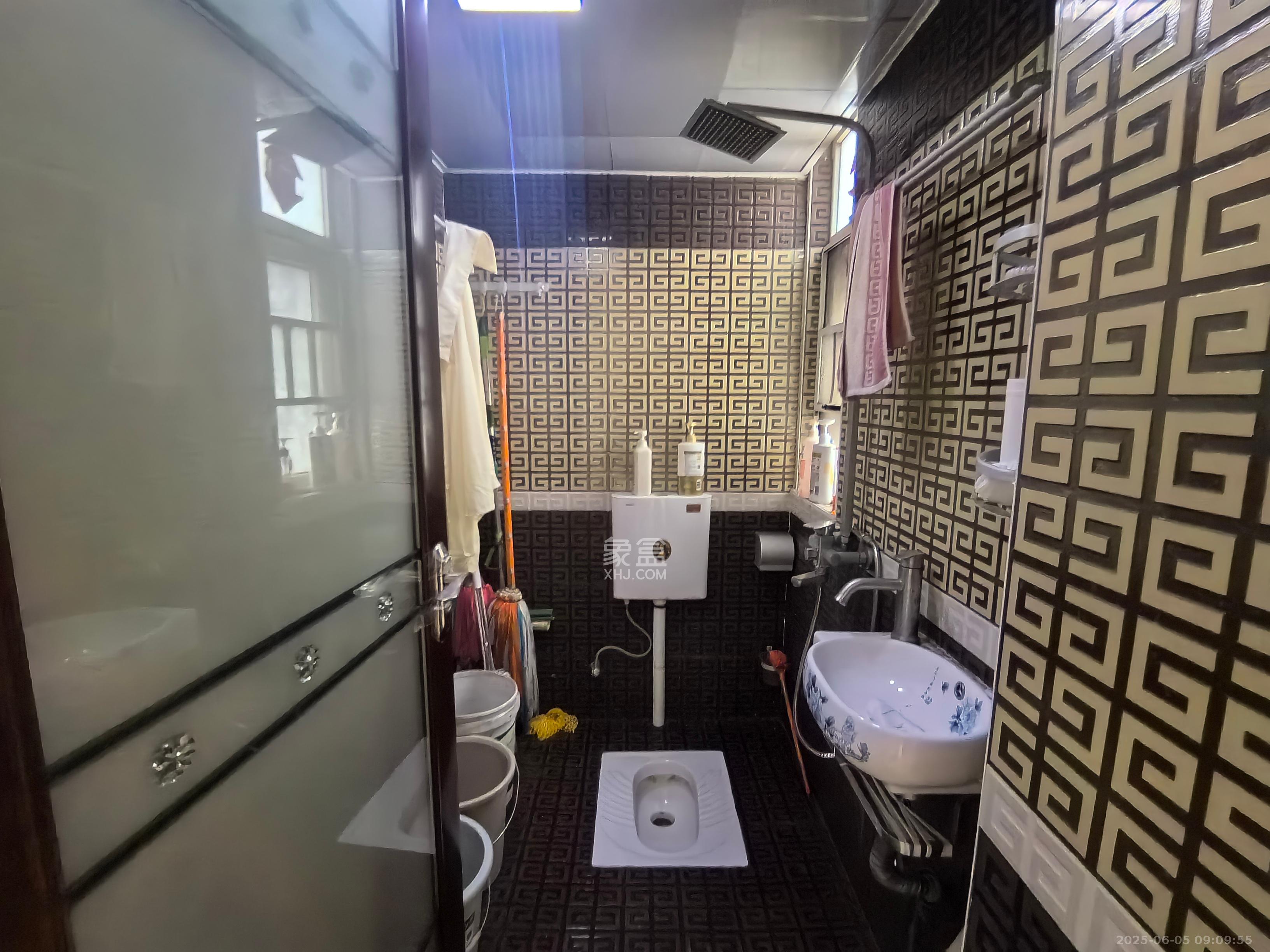 鑫天格林香山 3室2厅2卫 1500.0元/月 鑫天格林香山 3室2厅2卫 1500.0元/月室内图