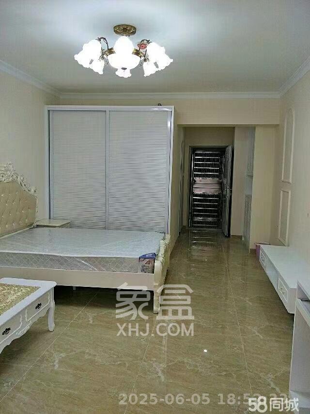 怡海星城 1室1厅1卫 1100.0元/月 怡海星城 1室1厅1卫 1100.0元/月室内图