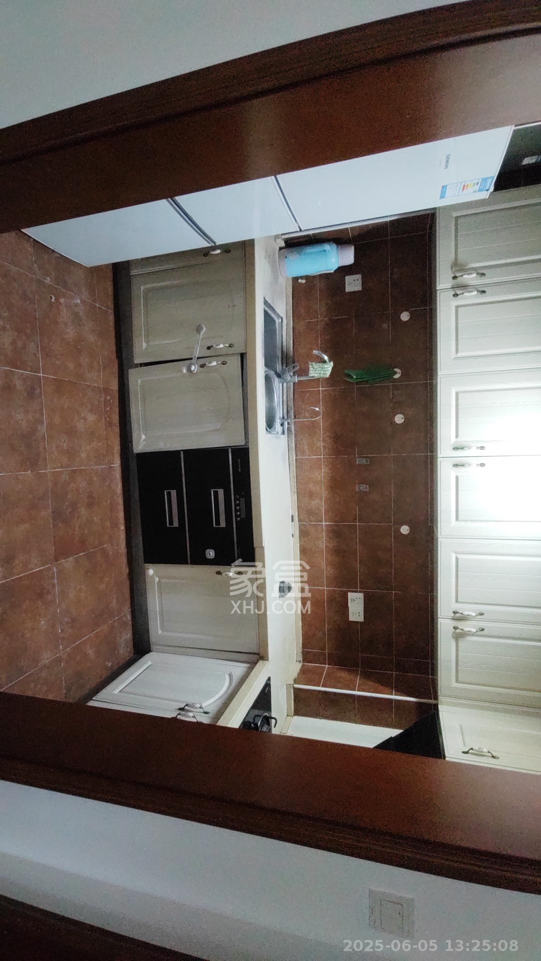 鑫天御景湾 3室2厅1卫 1800.0元/月 鑫天御景湾 3室2厅1卫 1800.0元/月室内图