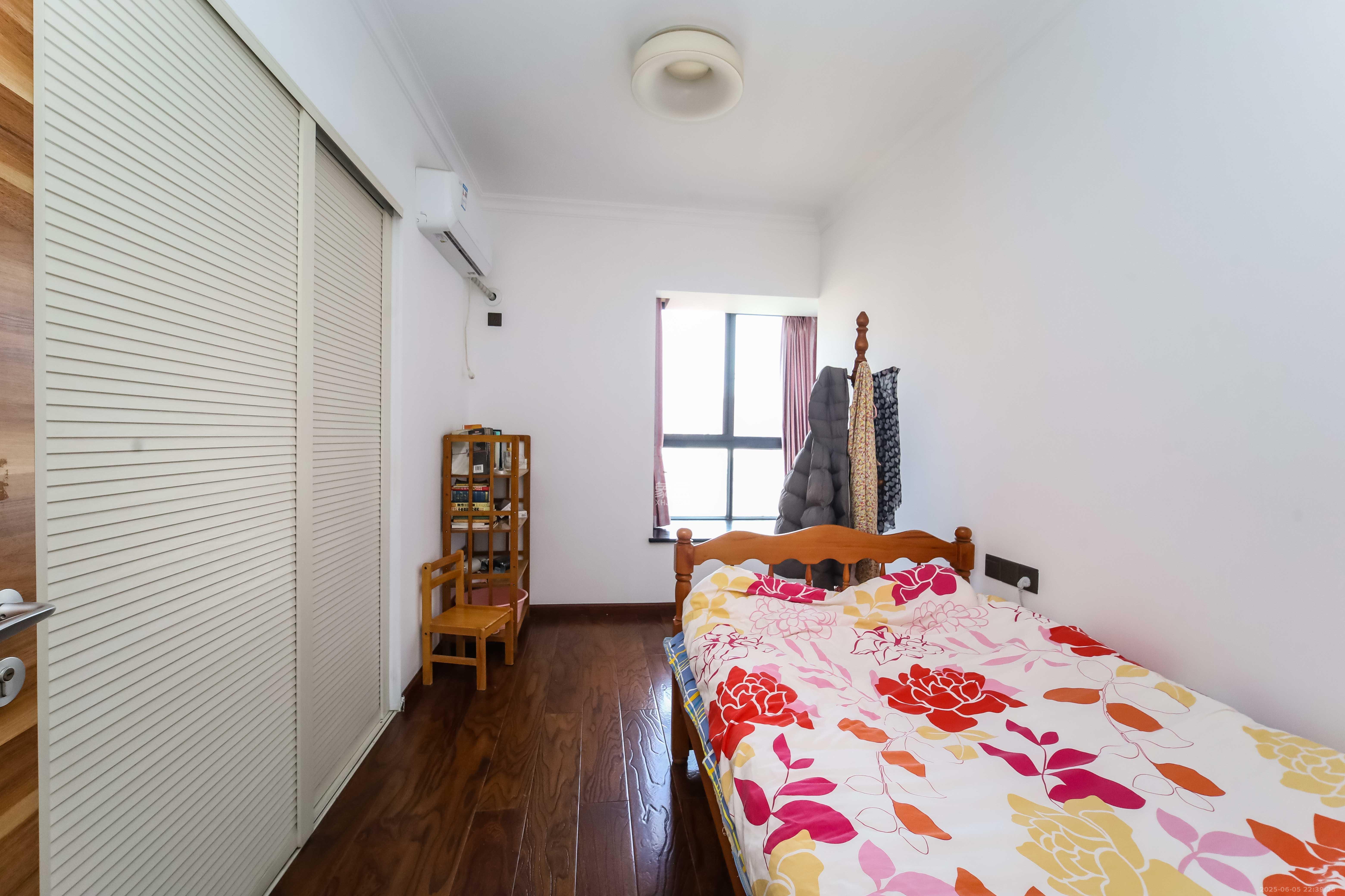 运通尊苑  3室2厅2卫    159.6万 运通尊苑  3室2厅2卫    159.6万卧室