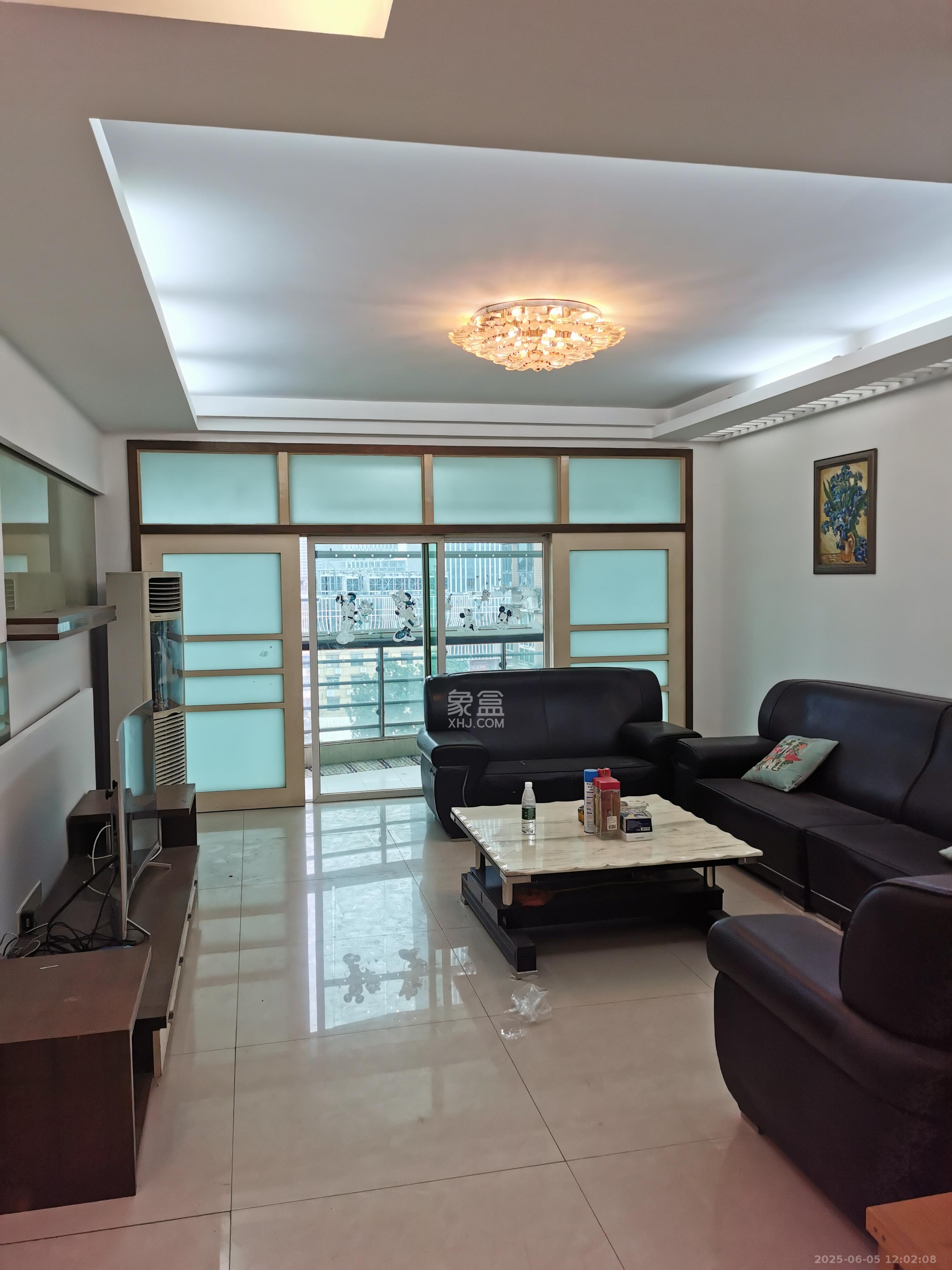 创远景园  3室2厅2卫    3600.0元/月 创远景园  3室2厅2卫    3600.0元/月室内图