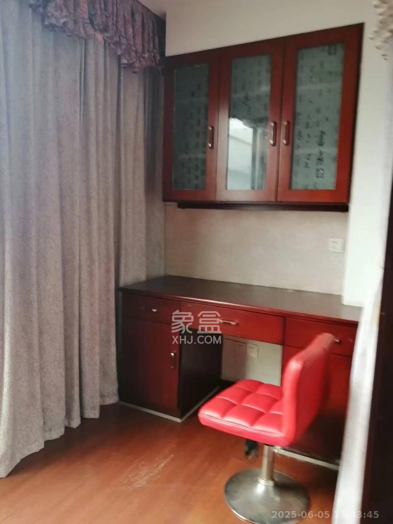 天城泰祥苑 2室2厅1卫 2600.0元/月 天城泰祥苑 2室2厅1卫 2600.0元/月室内图