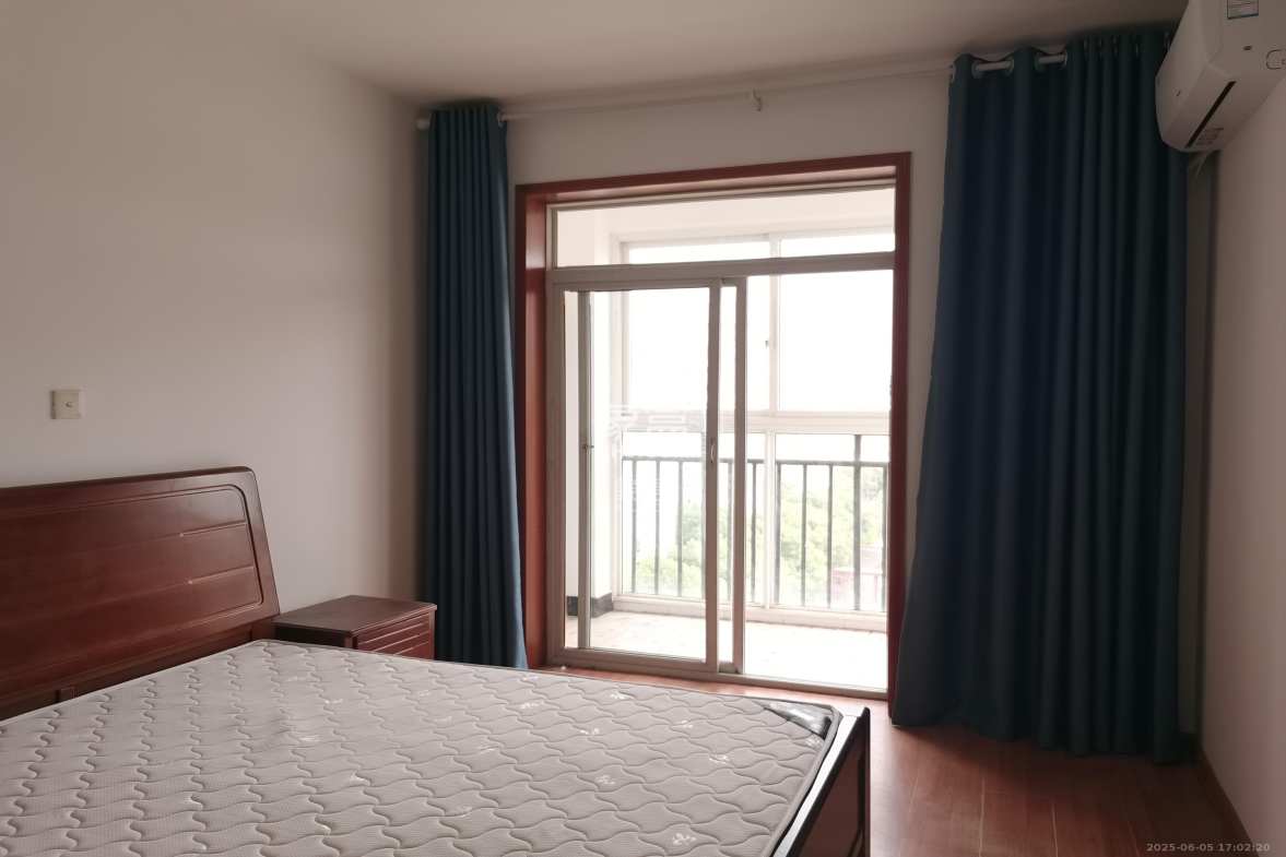 嘉盛华庭(一期、二期、三期) 4室2厅2卫 3400.0元/月 嘉盛华庭(一期、二期、三期) 4室2厅2卫 3400.0元/月室内图