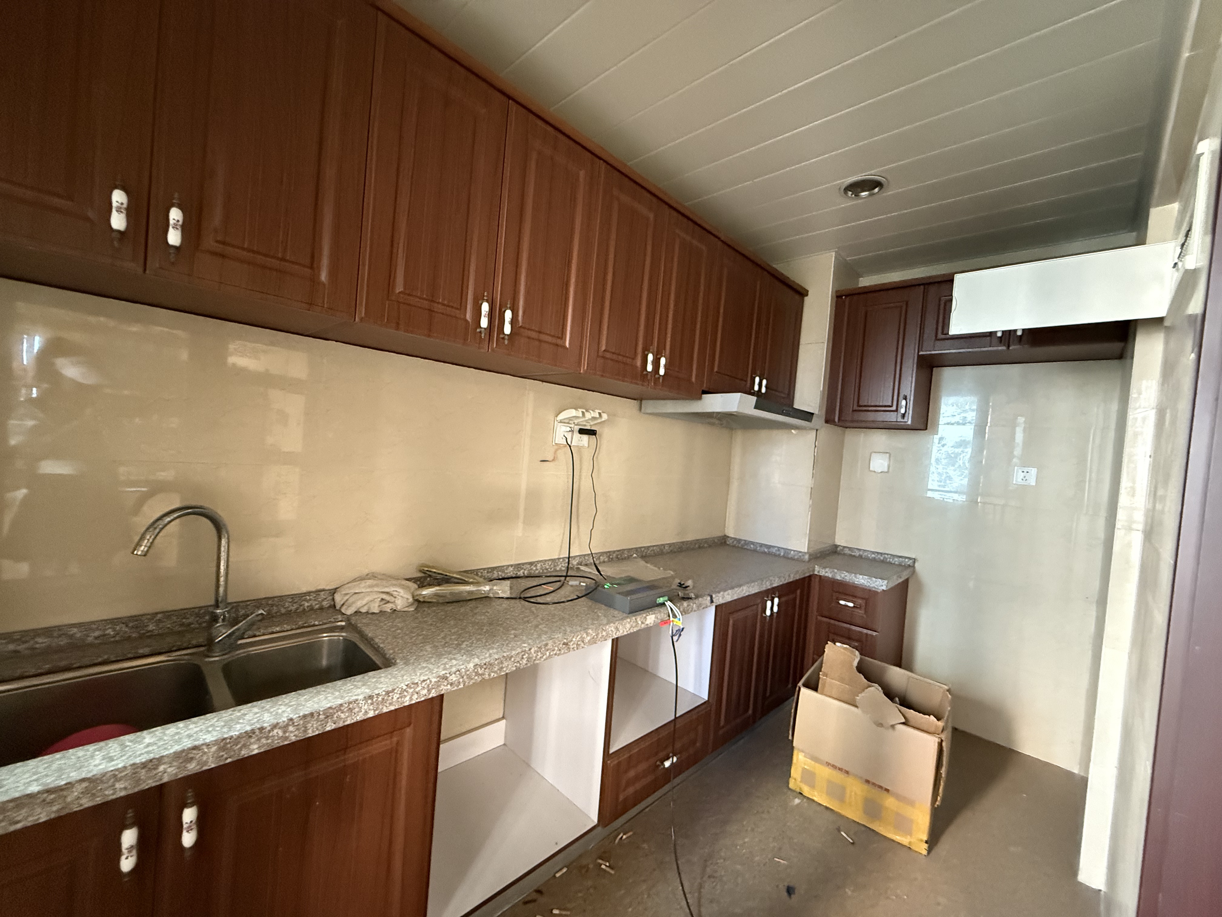 碧桂园 4室2厅2卫 2000.0元/月 碧桂园 4室2厅2卫 2000.0元/月室内图