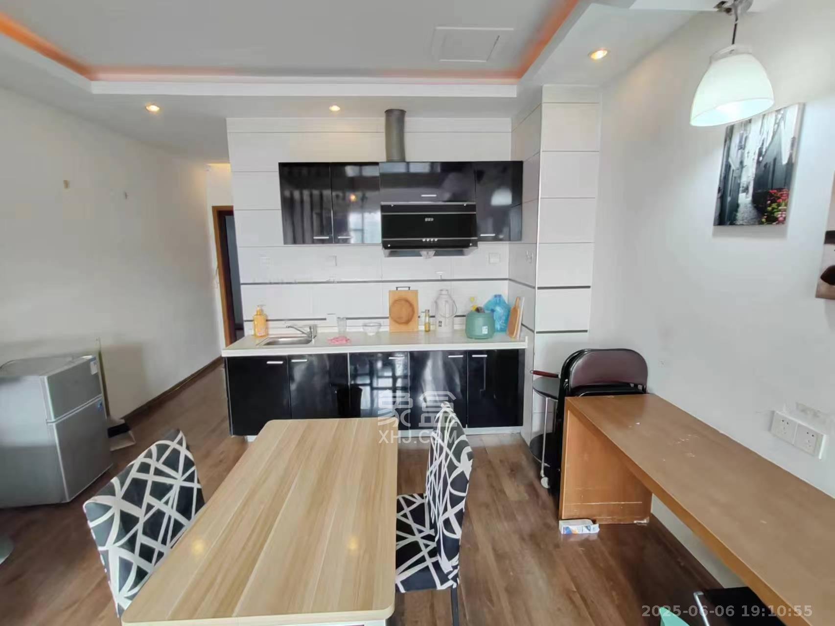 昊天大厦 1室1厅1卫 2200.0元/月 昊天大厦 1室1厅1卫 2200.0元/月室内图