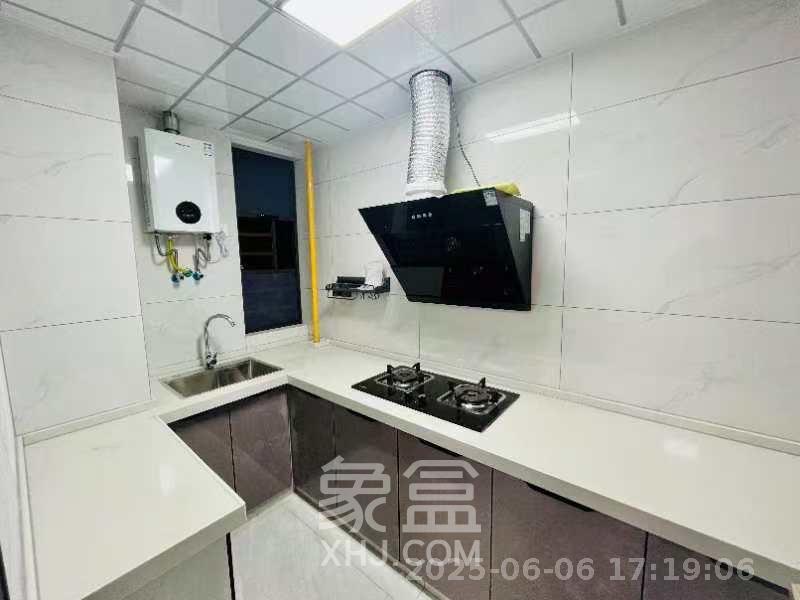 星城春晓  4室2厅2卫   2200.00元/月室内图